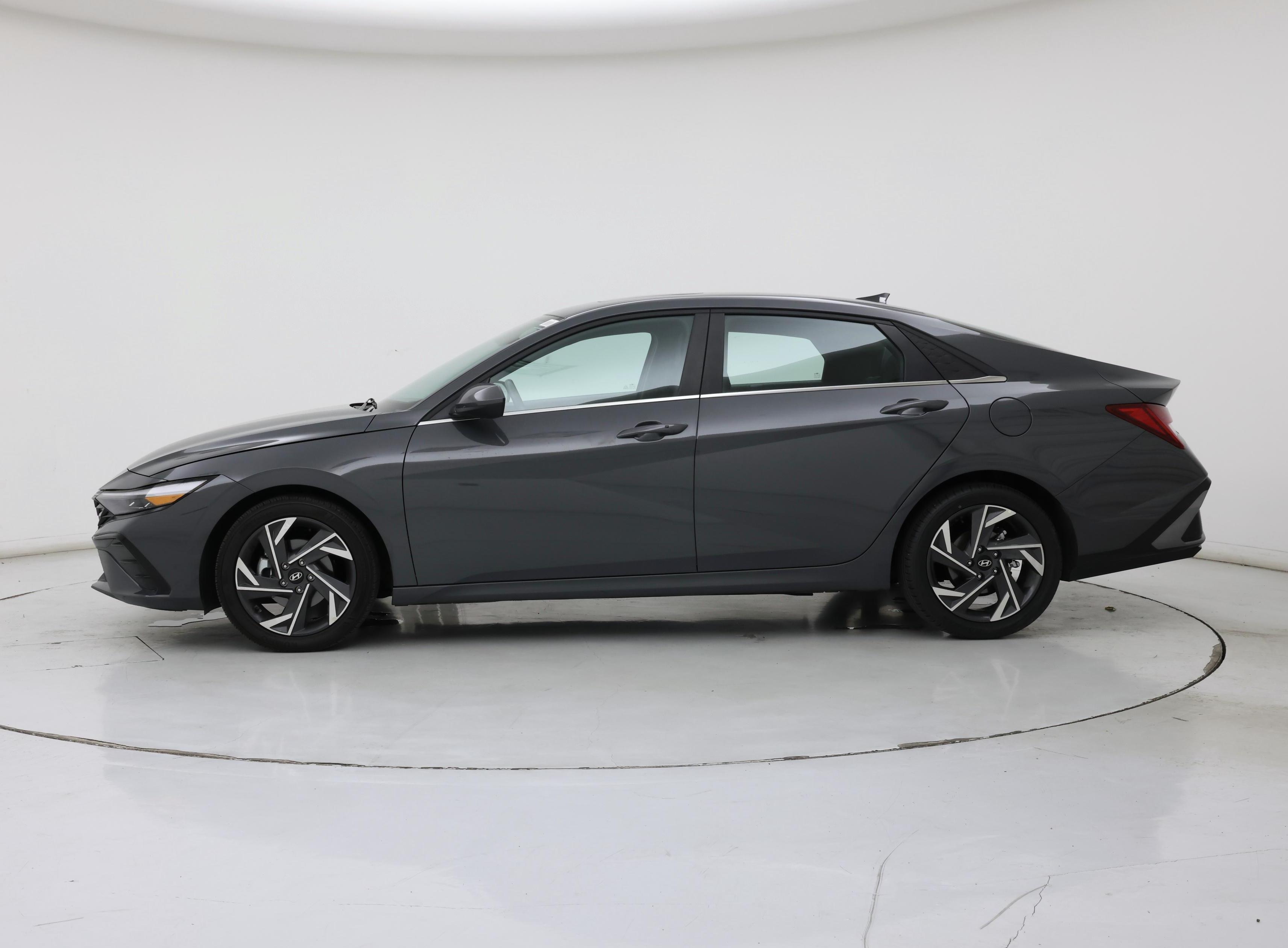 Thumbnail: 2024 Hyundai Elantra - 3