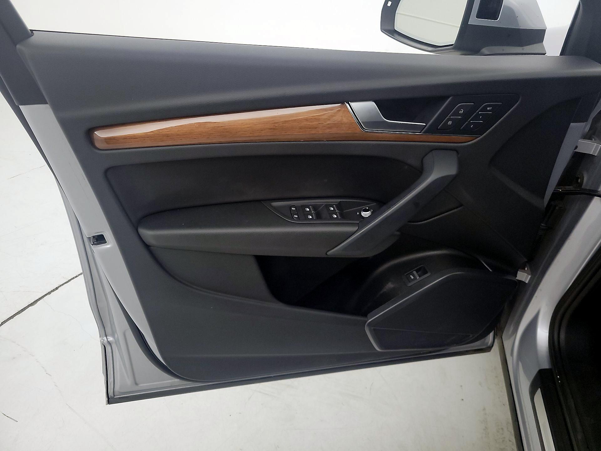 Thumbnail: 2023 Audi Q5 - 12