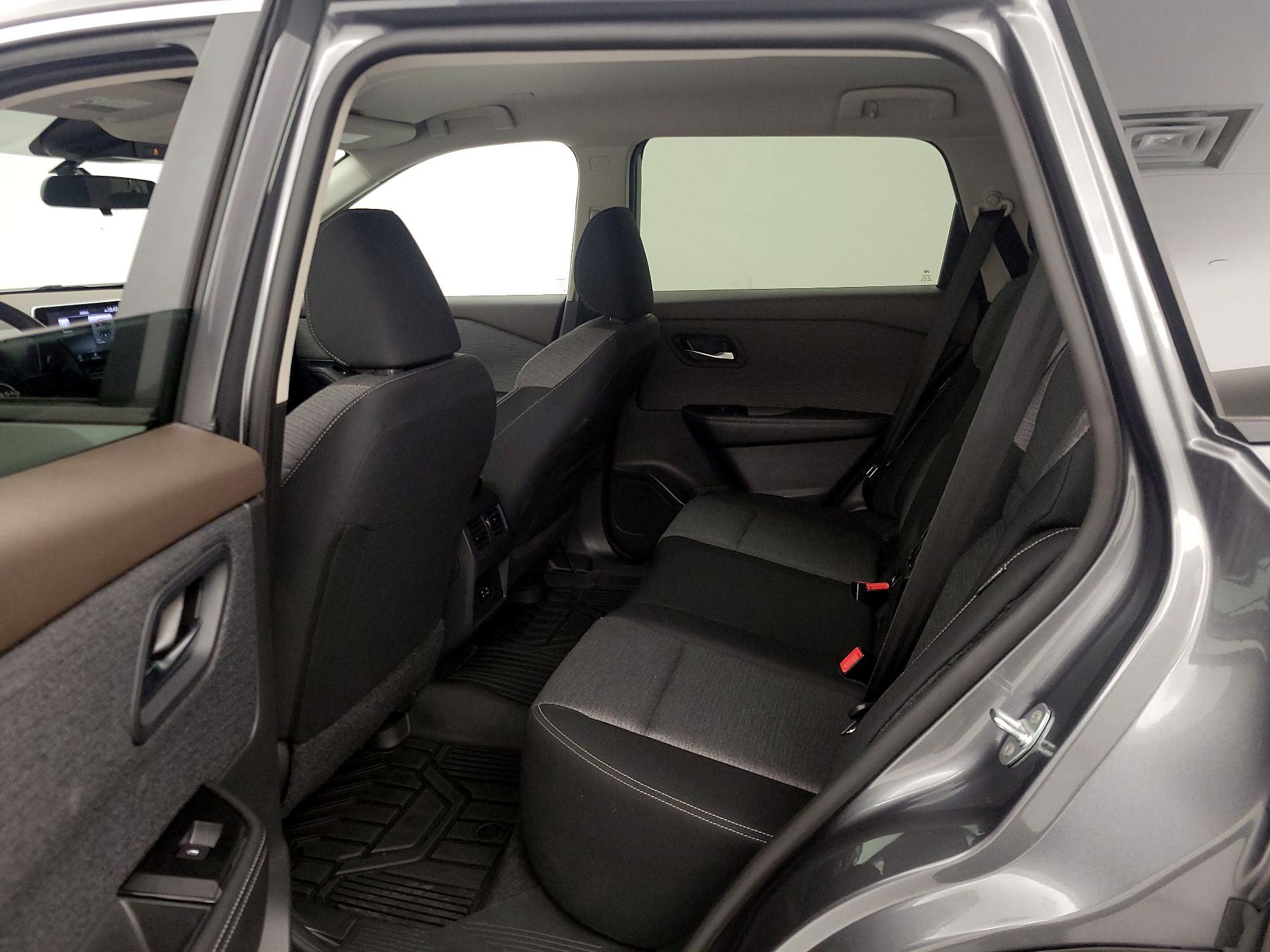 Thumbnail: 2023 Nissan Rogue - 19