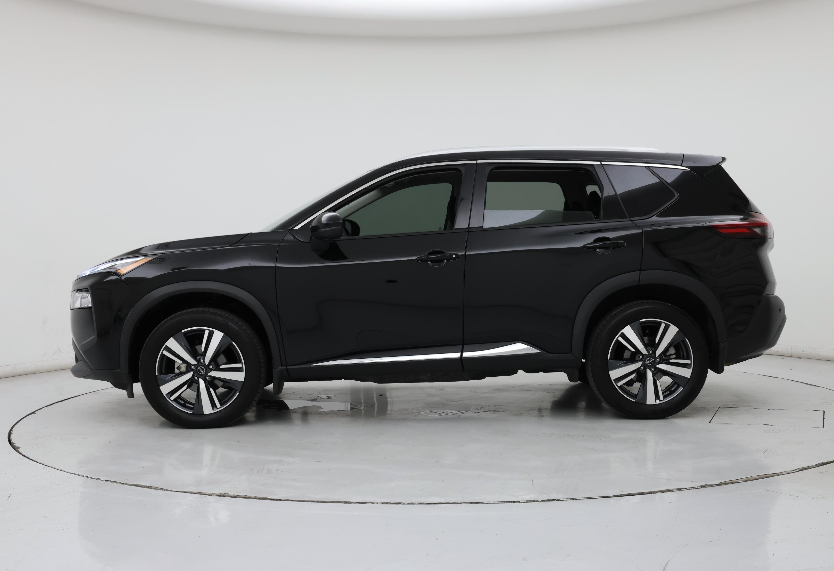 Thumbnail: 2023 Nissan Rogue - 3