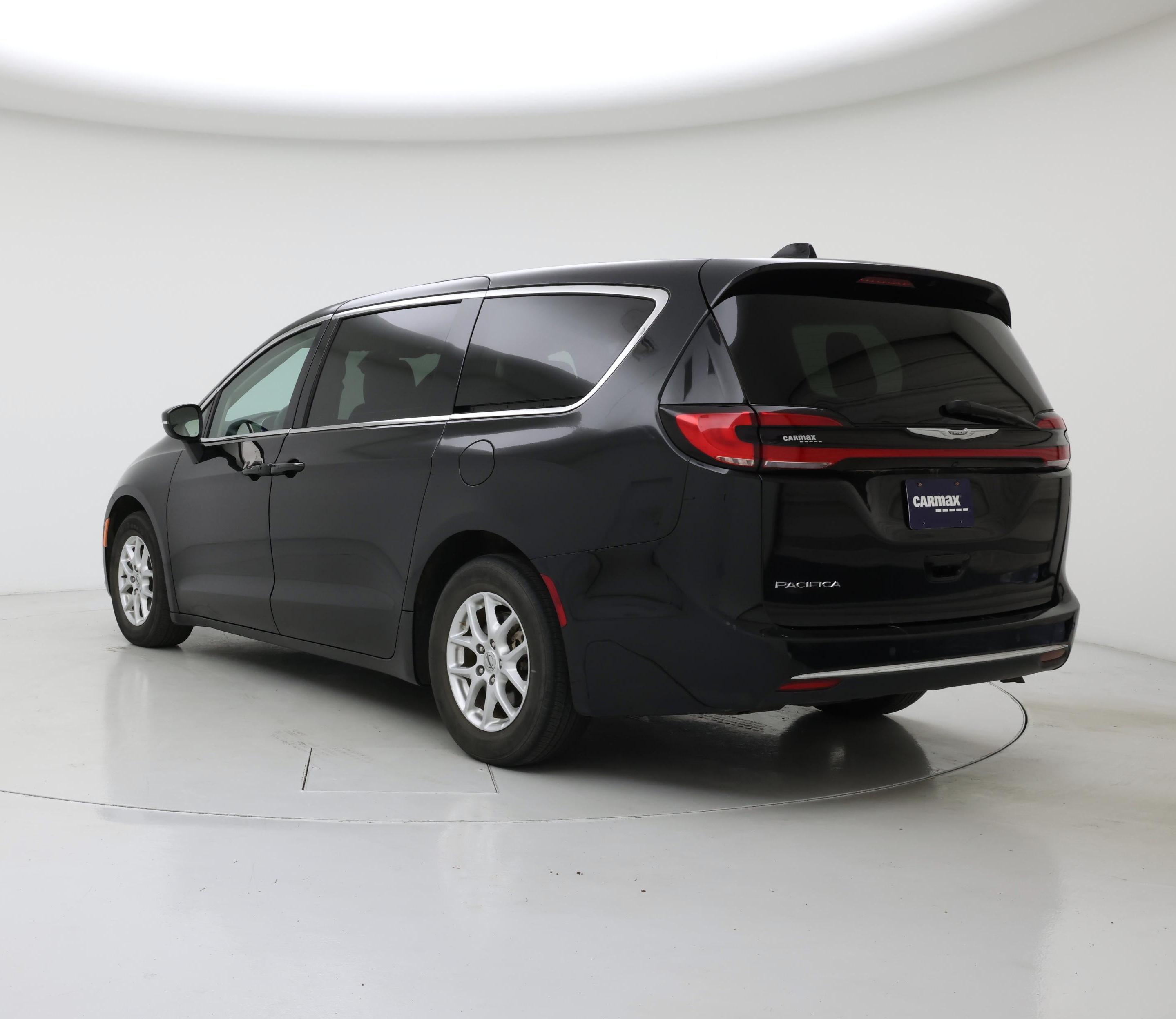 Thumbnail: 2023 Chrysler Pacifica - 2