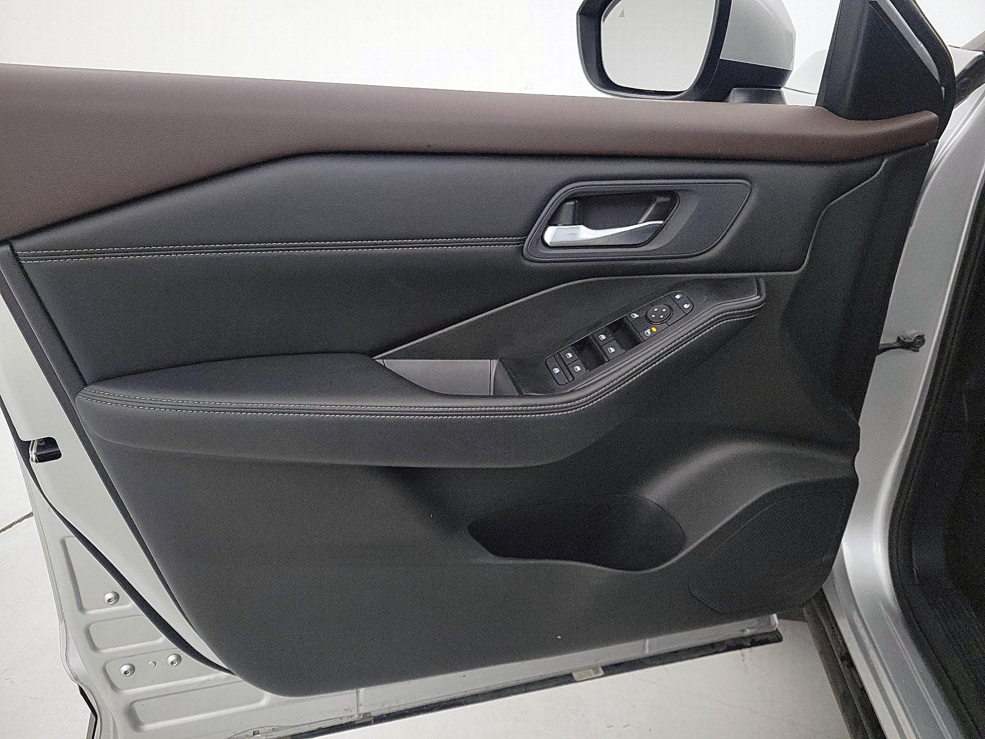 Thumbnail: 2023 Nissan Rogue - 12