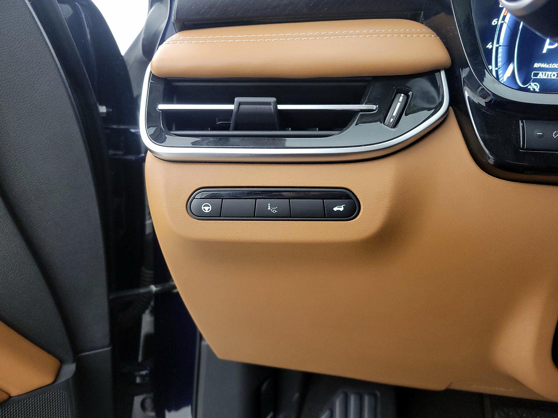 Thumbnail: 2023 INFINITI QX60 - 13