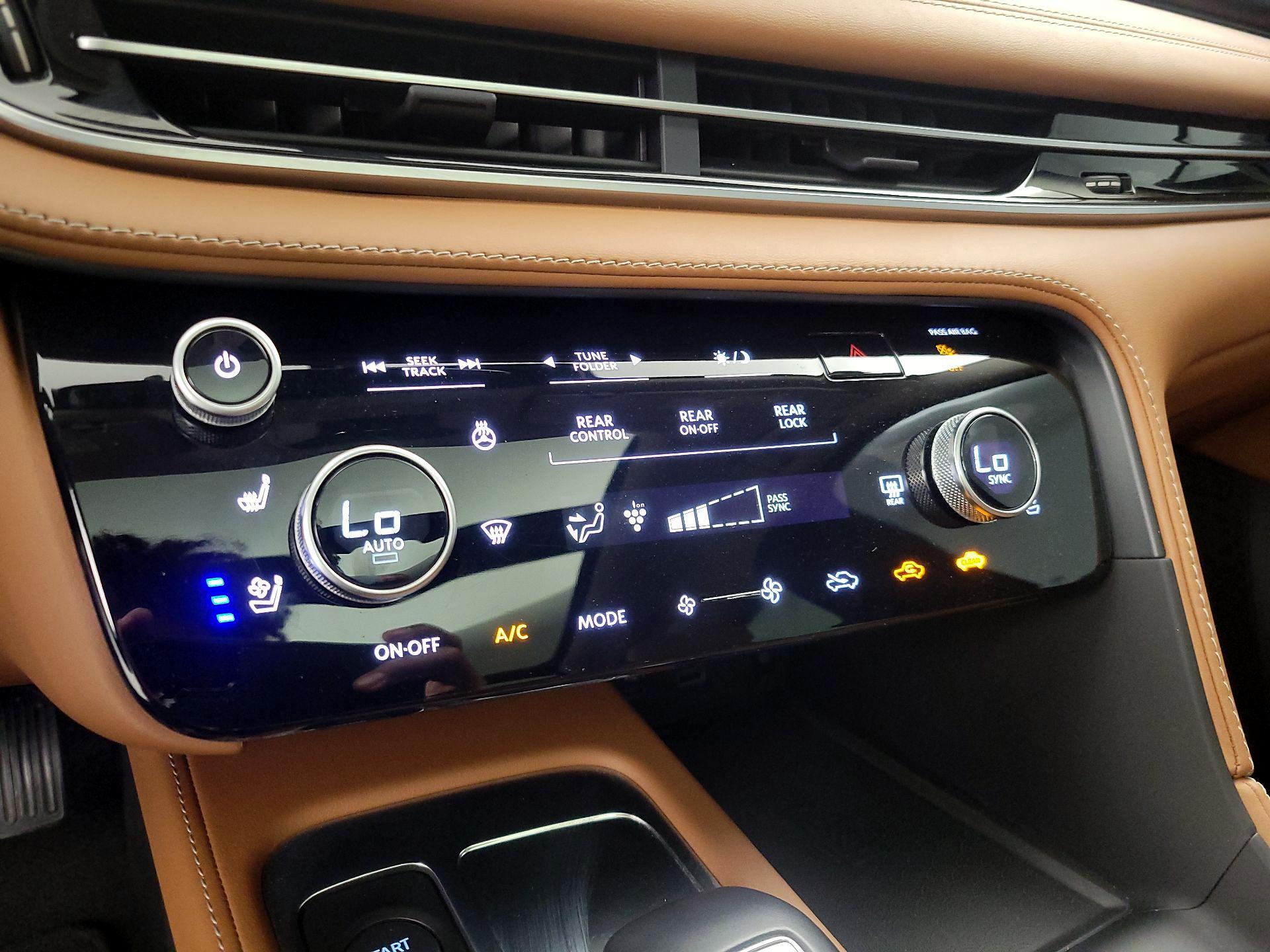 Thumbnail: 2023 INFINITI QX60 - 17