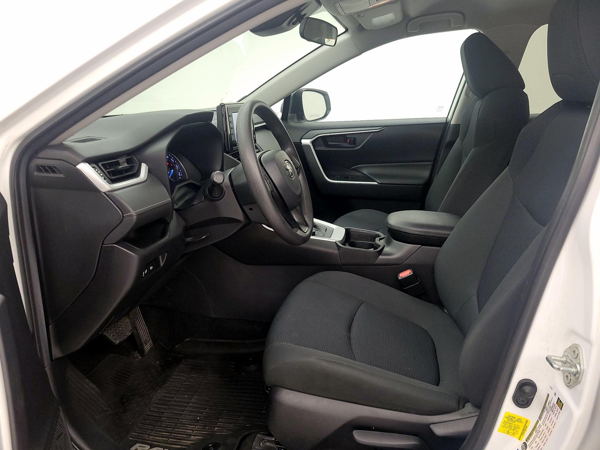 Thumbnail: 2021 Toyota RAV4 - 11