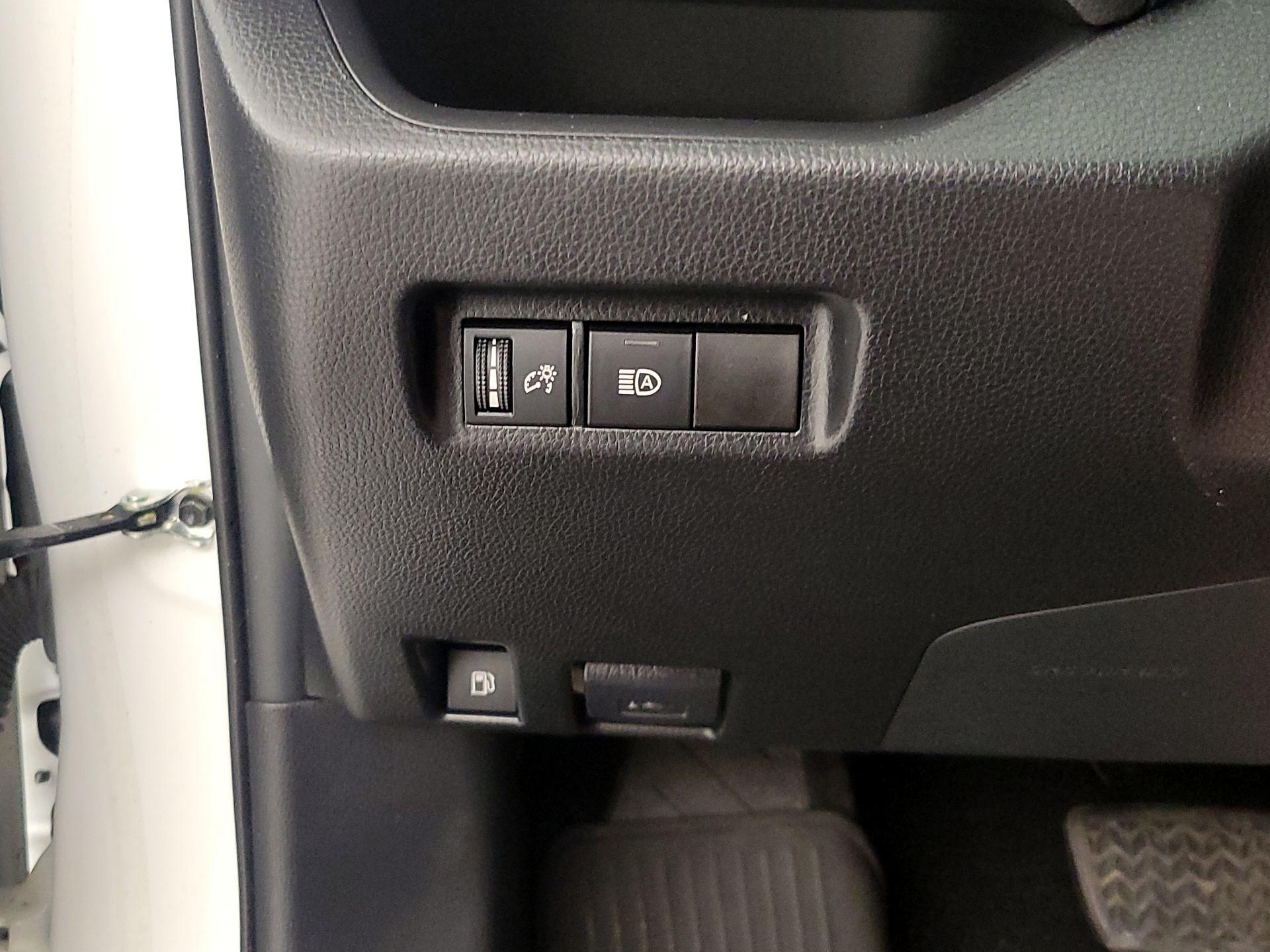 Thumbnail: 2021 Toyota RAV4 - 13