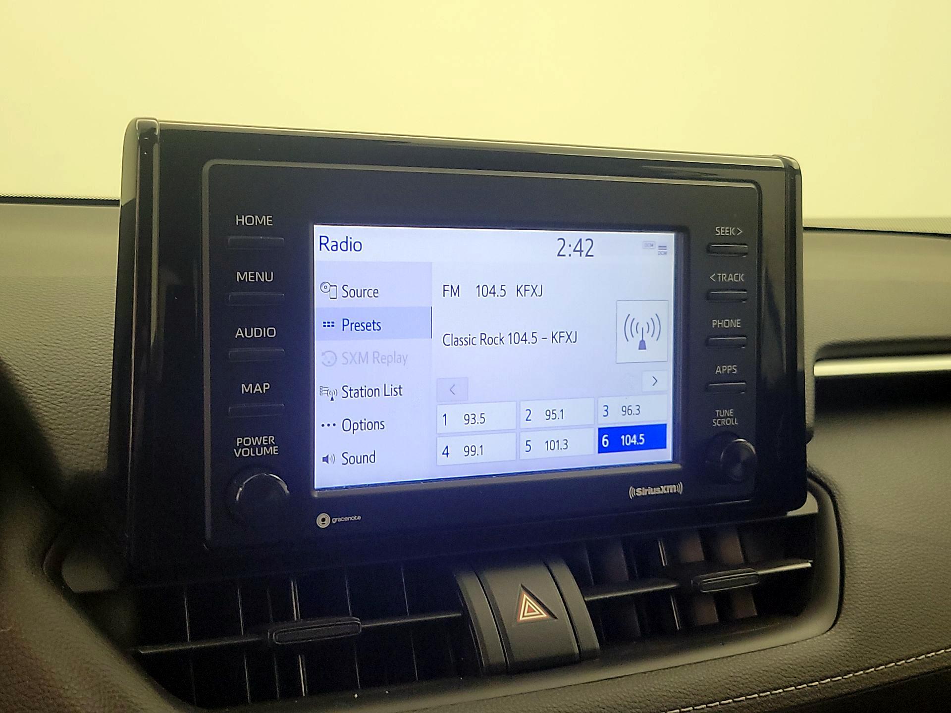 Thumbnail: 2021 Toyota RAV4 - 15