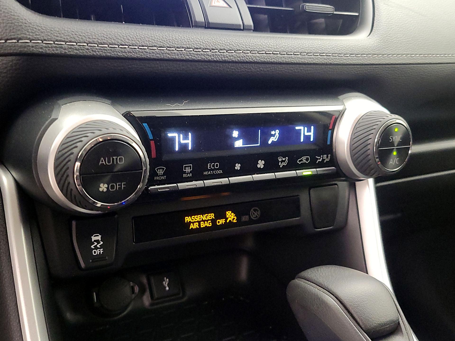 Thumbnail: 2021 Toyota RAV4 - 16