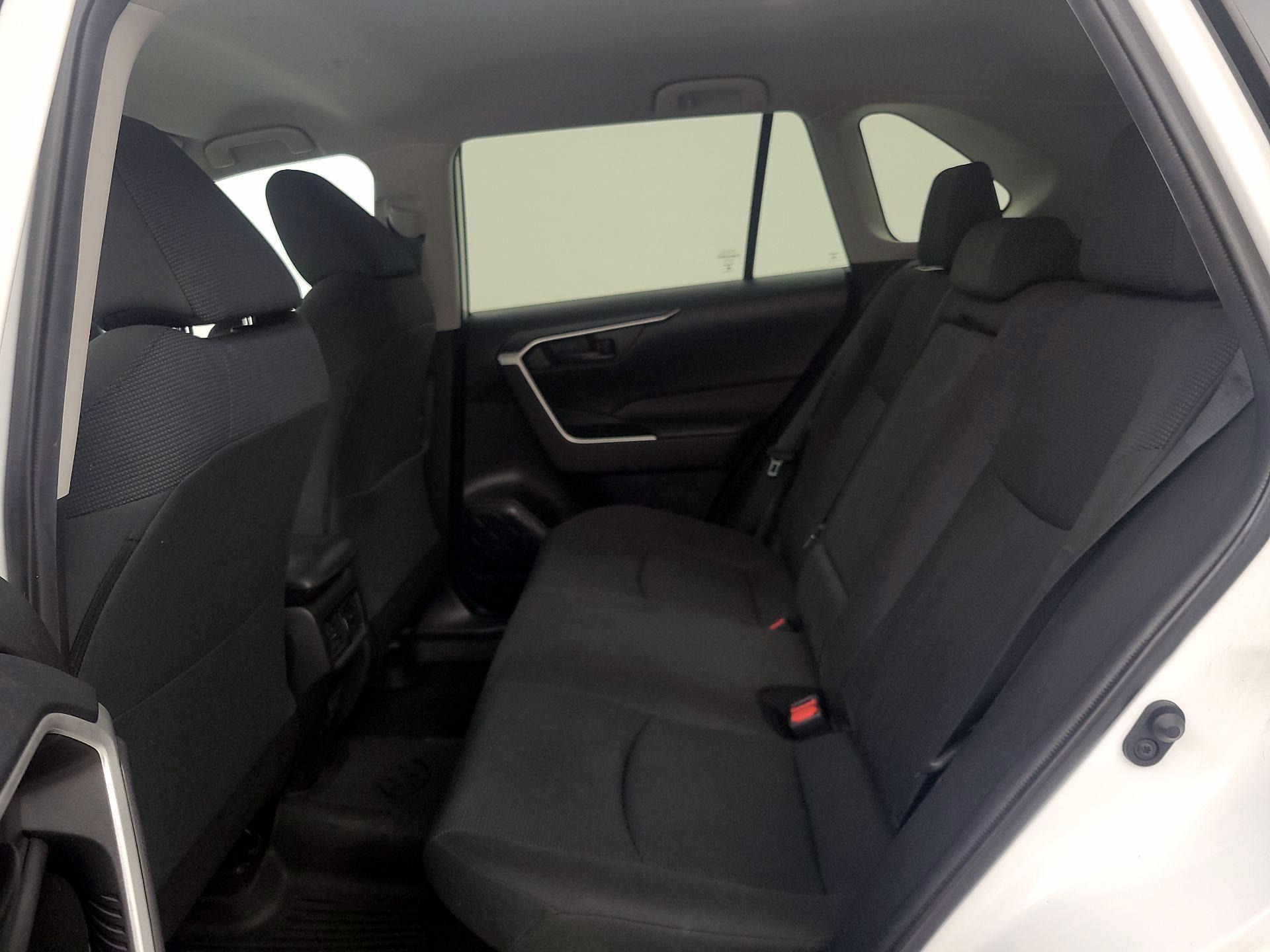 Thumbnail: 2021 Toyota RAV4 - 19