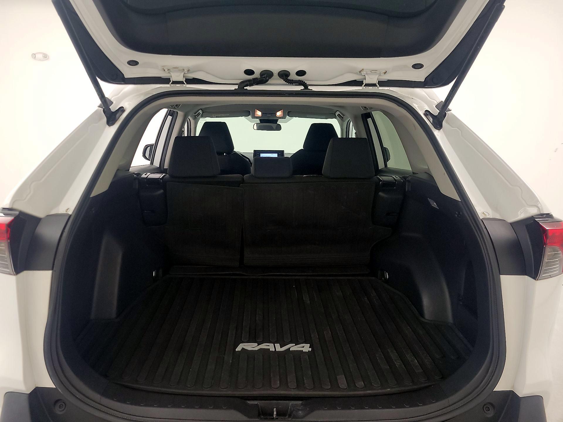 Thumbnail: 2021 Toyota RAV4 - 20