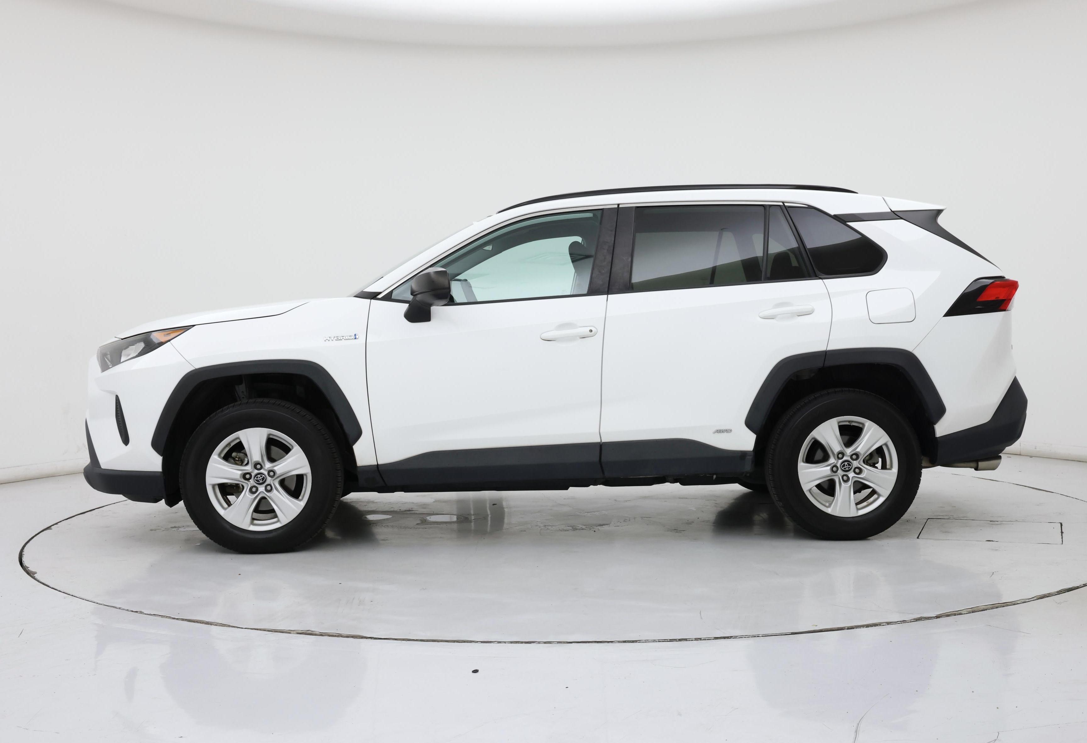 Thumbnail: 2021 Toyota RAV4 - 3
