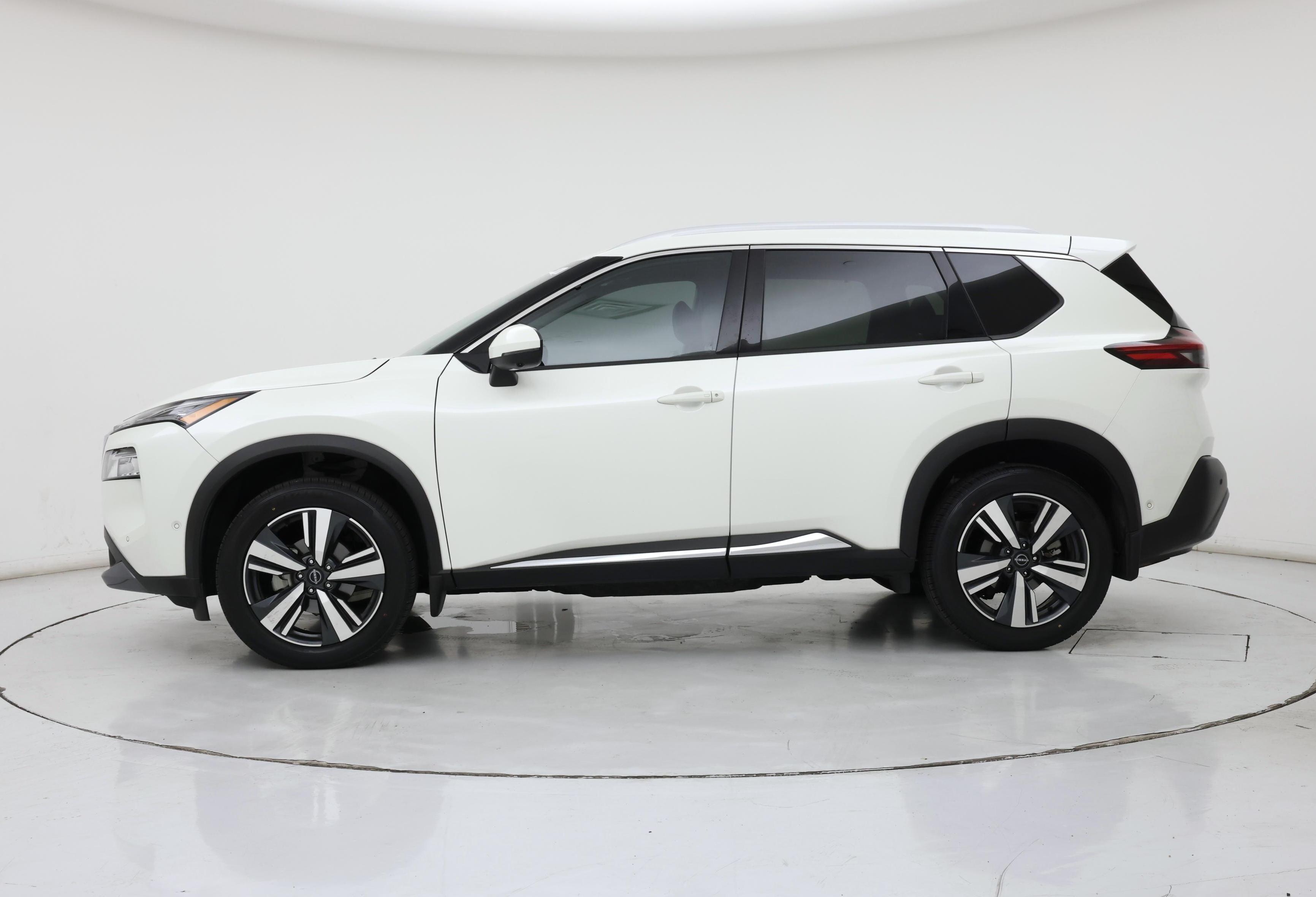 Thumbnail: 2023 Nissan Rogue - 3
