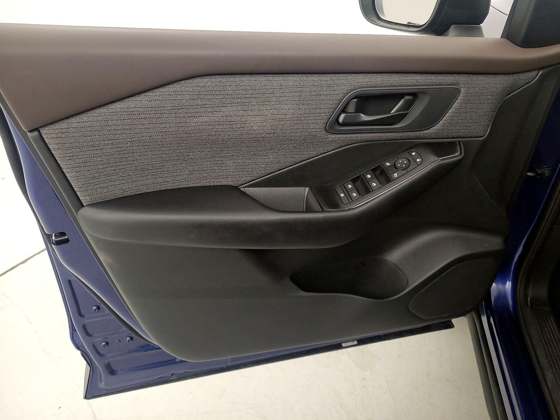 Thumbnail: 2023 Nissan Rogue - 12