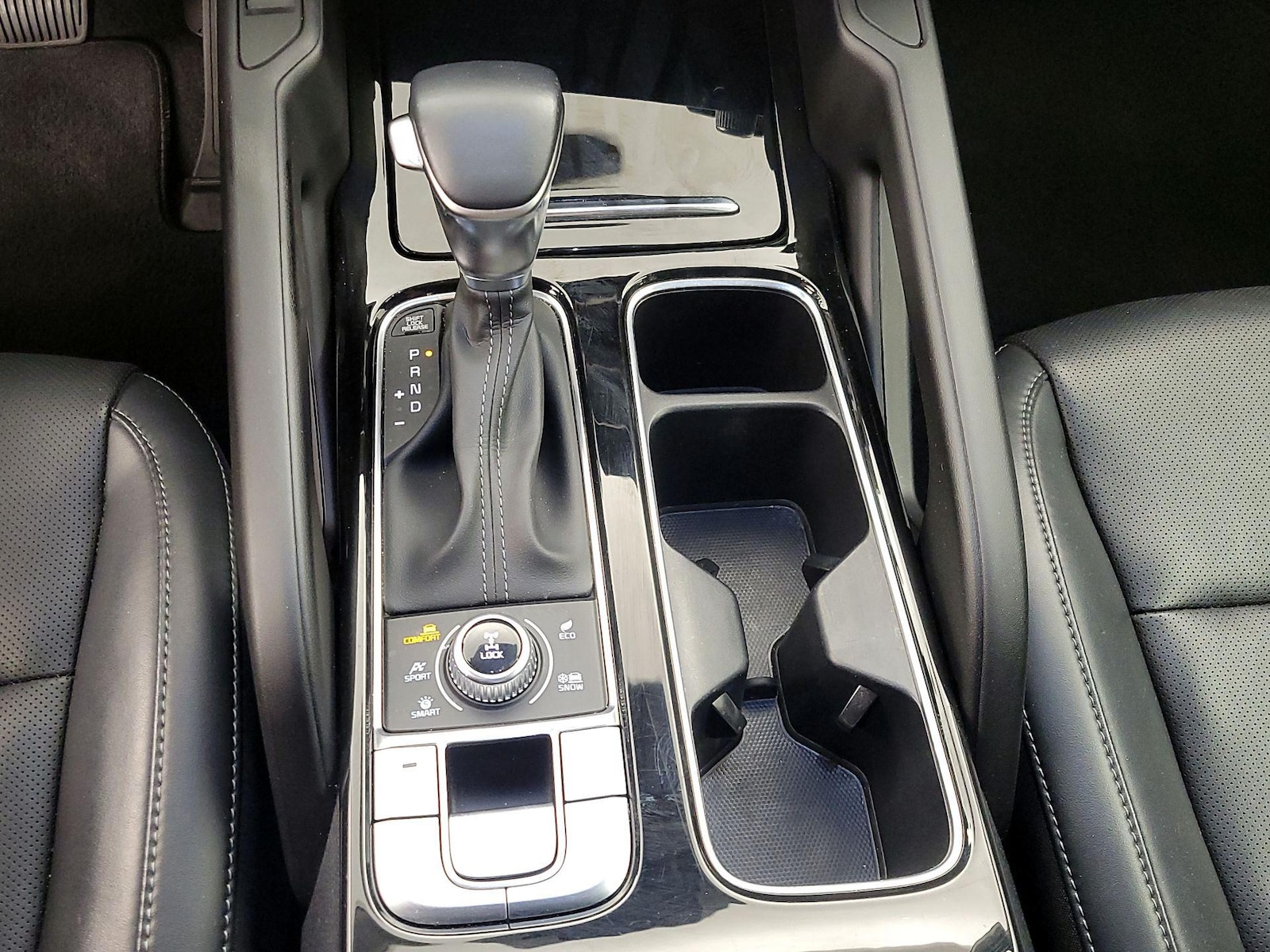 2025 Kia Telluride S - Photo 19