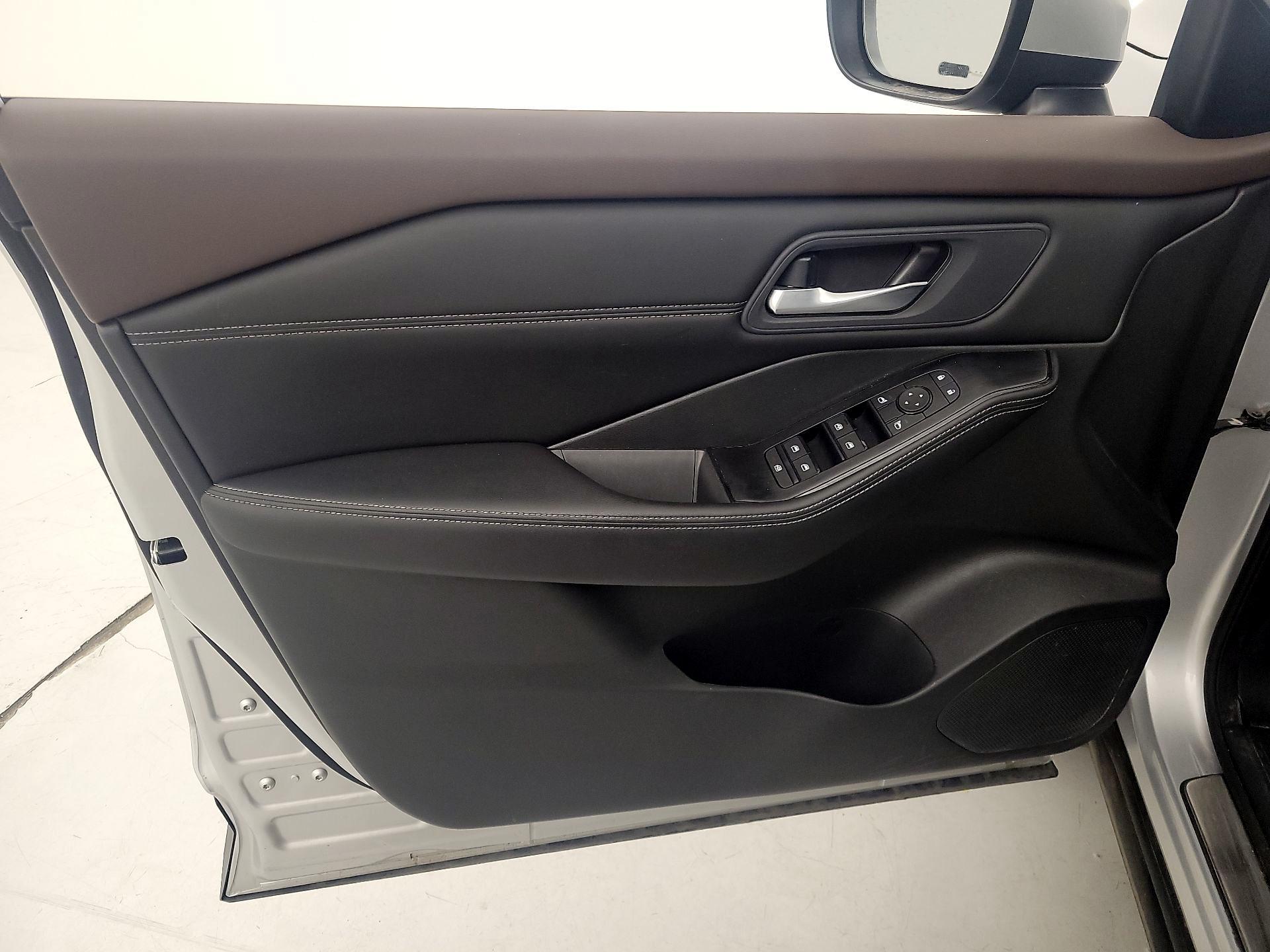 Thumbnail: 2023 Nissan Rogue - 12