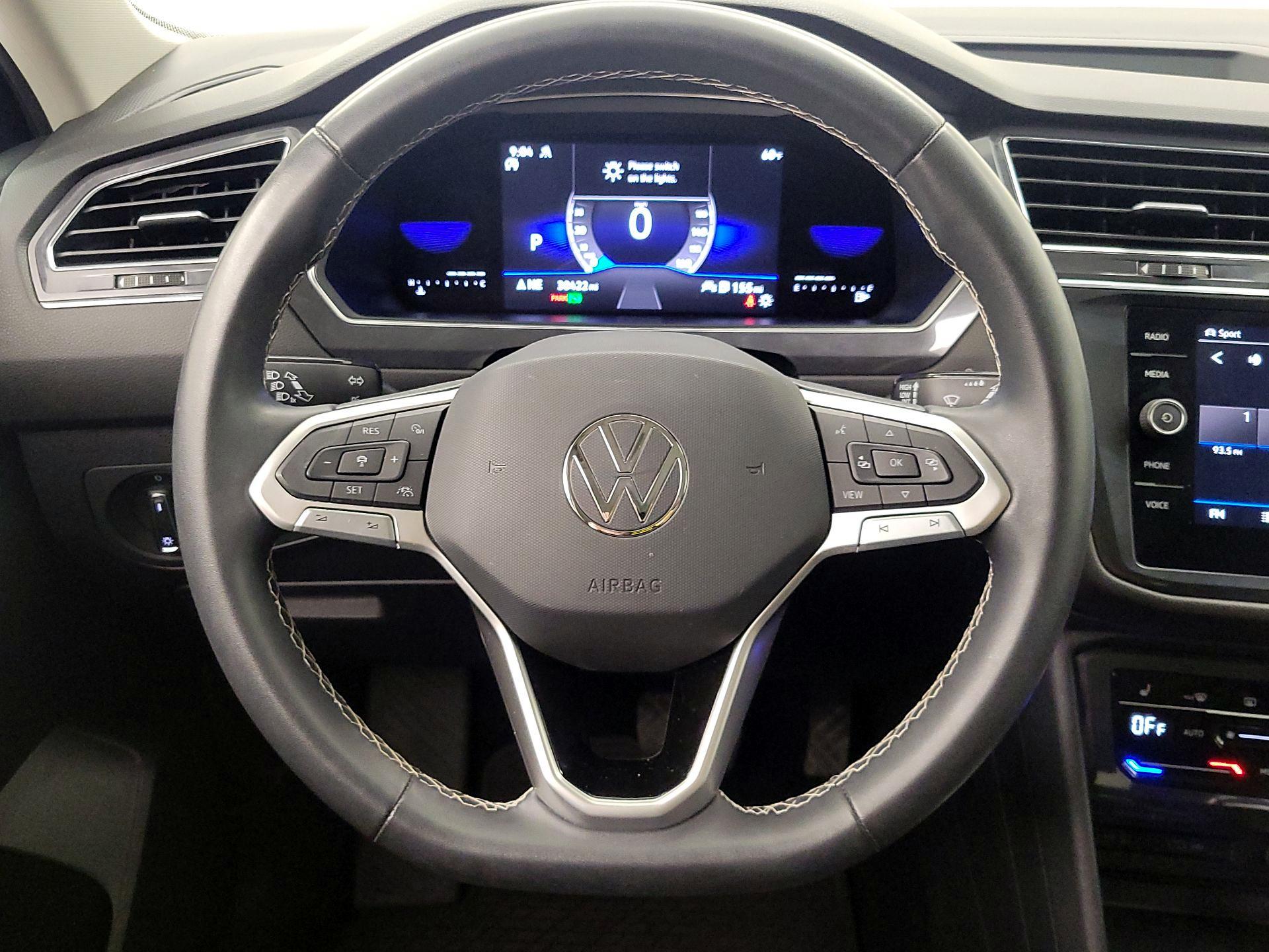 Thumbnail: 2023 Volkswagen Tiguan - 10