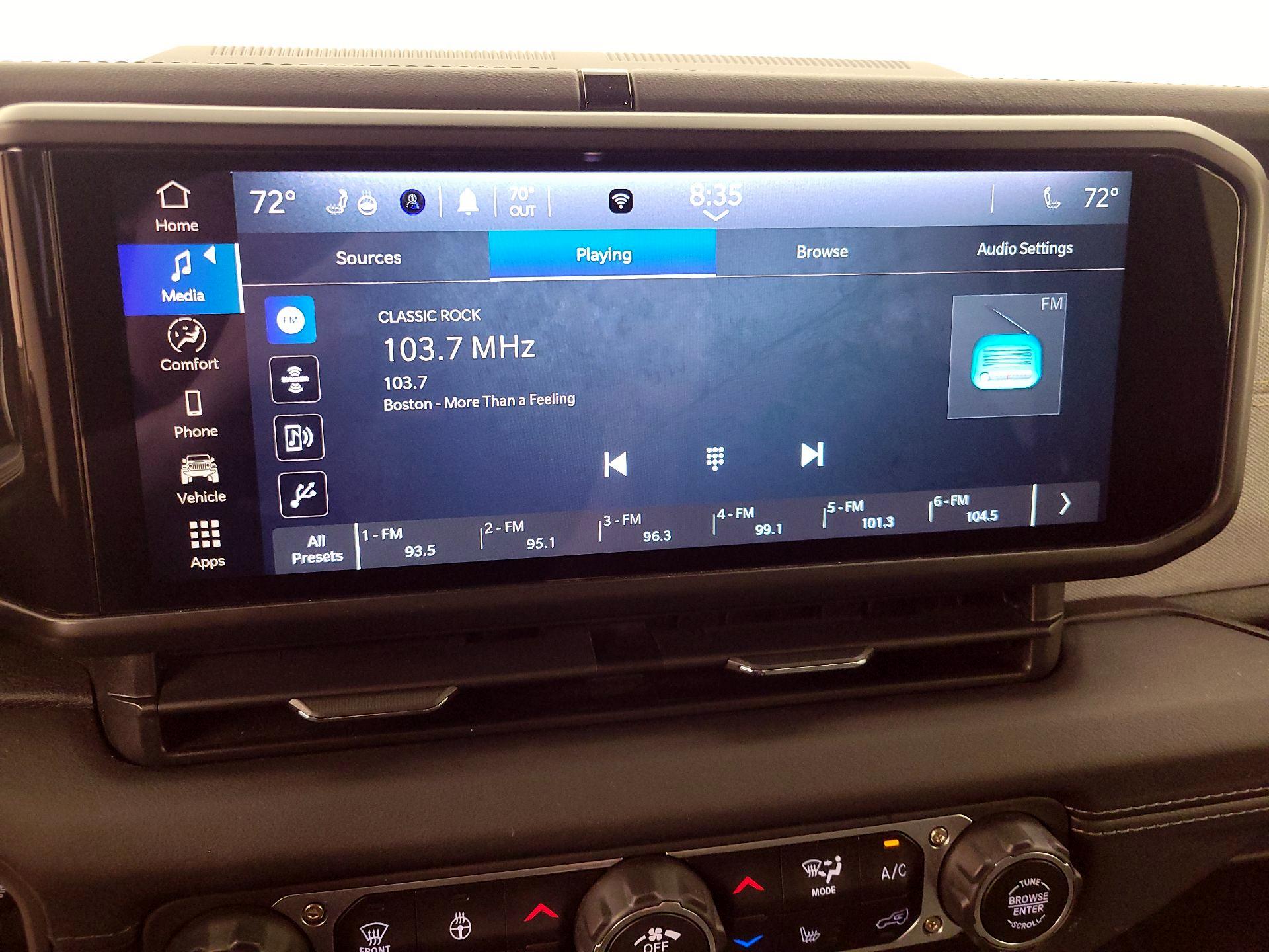 Thumbnail: 2025 Jeep Wrangler - 15