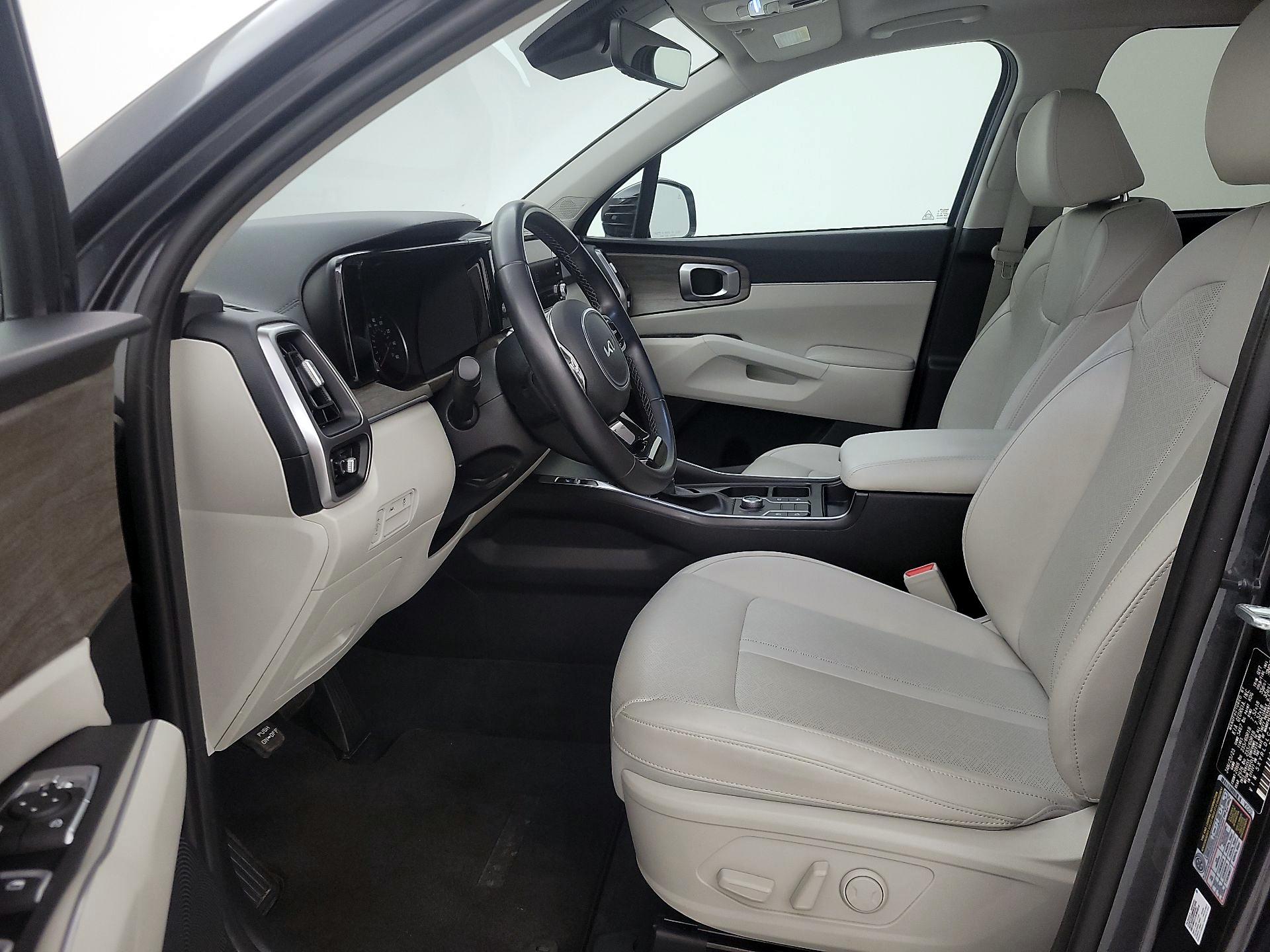 Thumbnail: 2023 Kia Sorento - 11