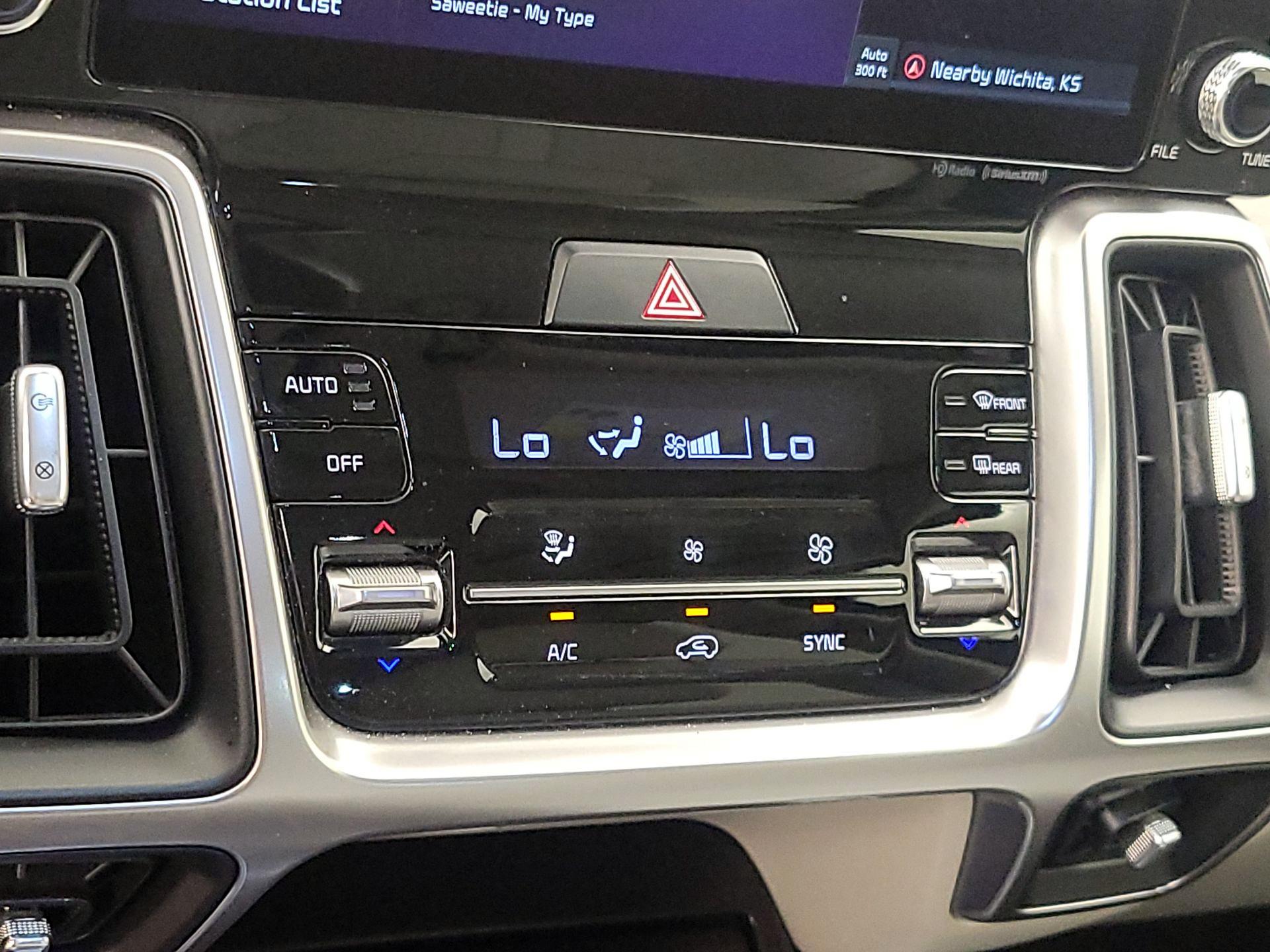 Thumbnail: 2023 Kia Sorento - 17