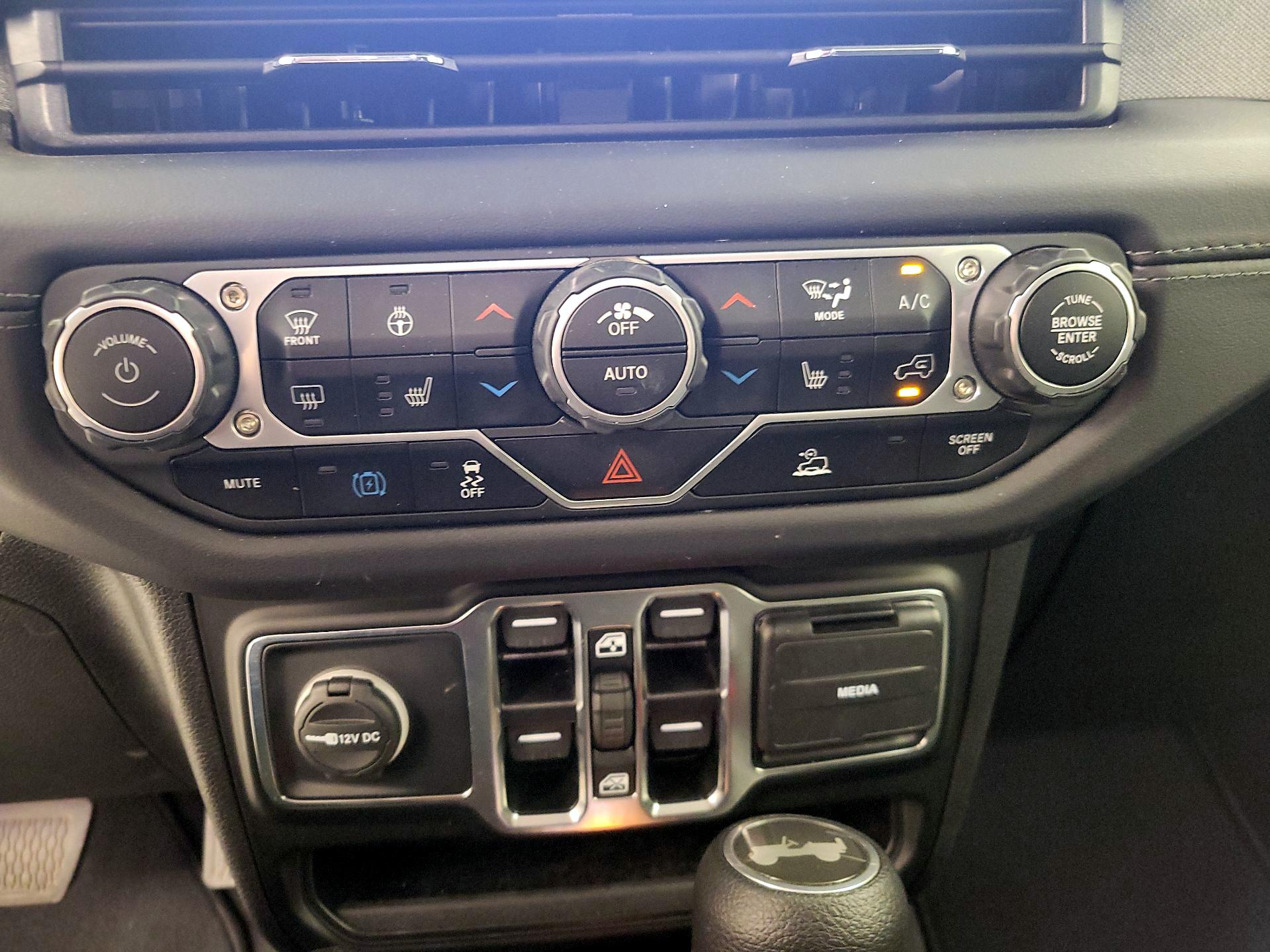 Thumbnail: 2025 Jeep Wrangler - 16