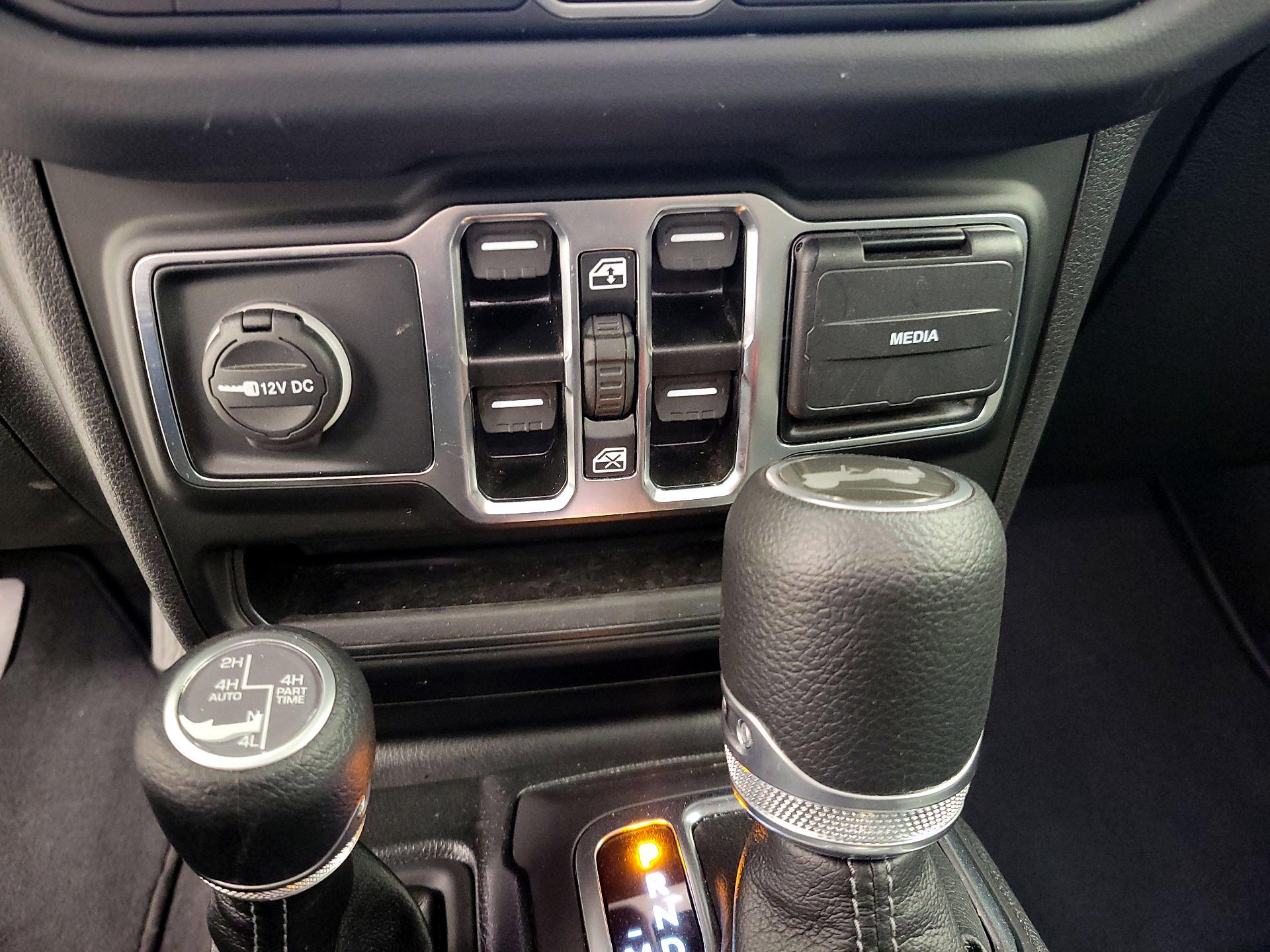 Thumbnail: 2025 Jeep Wrangler - 18