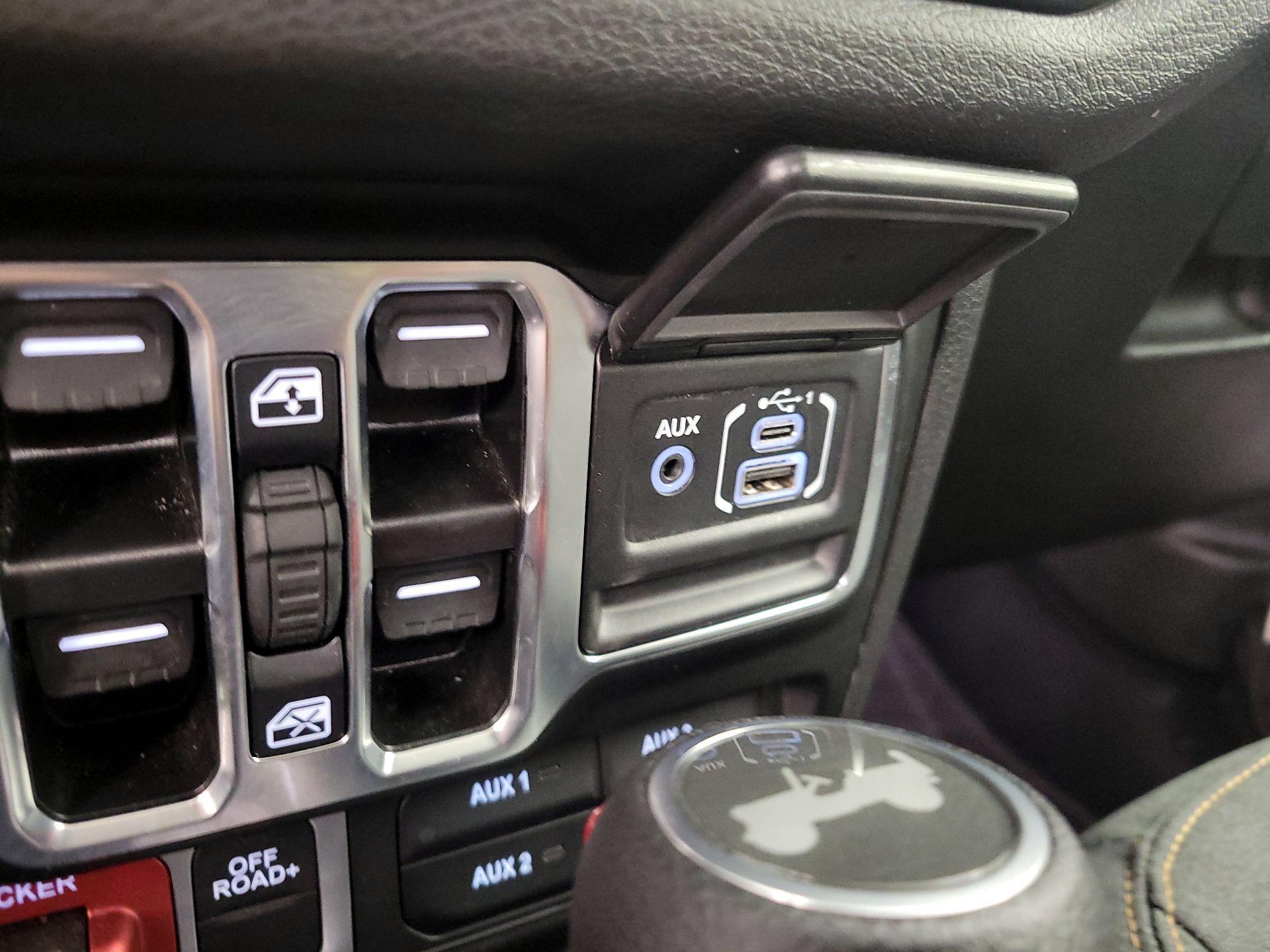 Thumbnail: 2025 Jeep Wrangler - 18