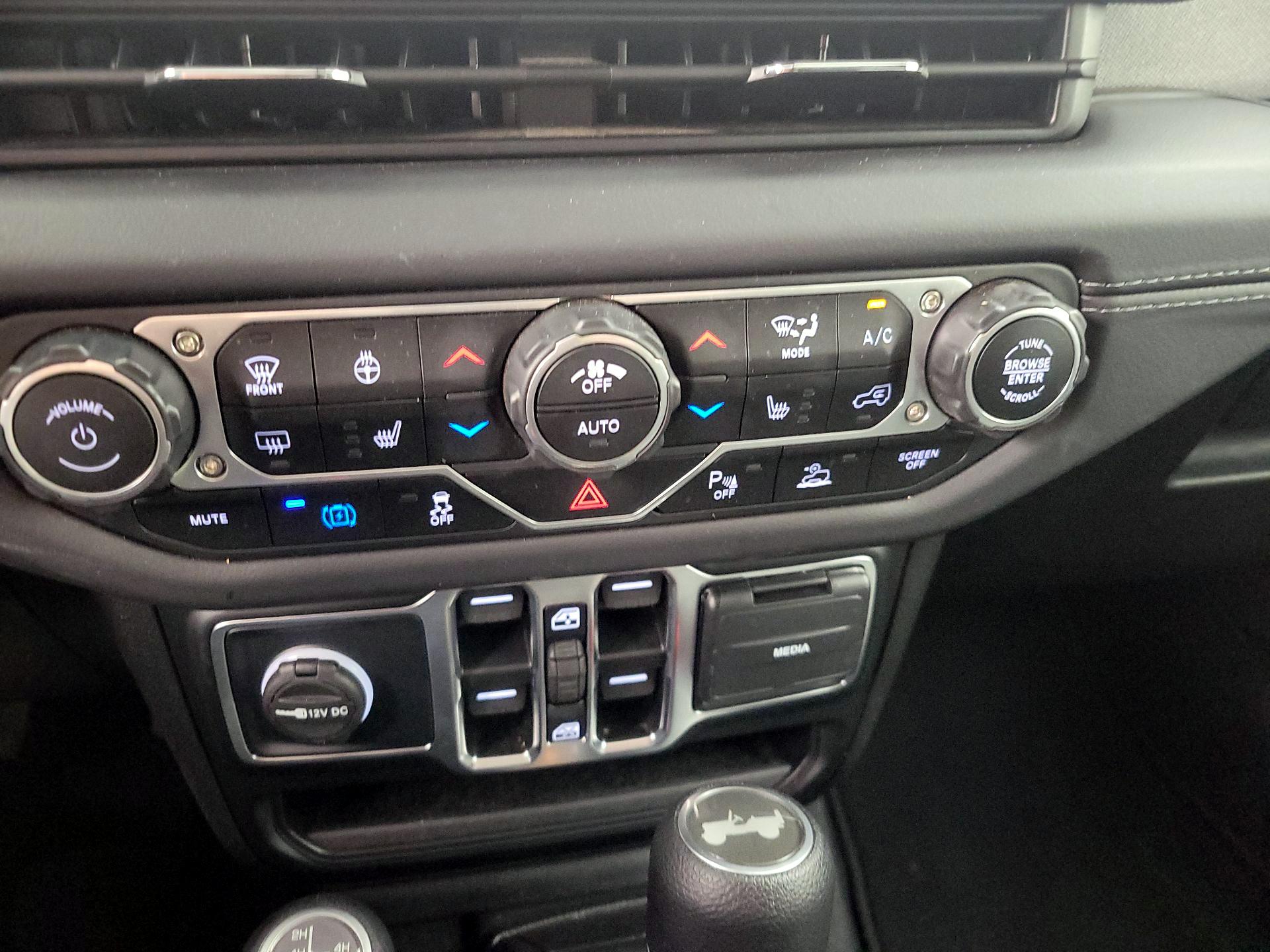 Thumbnail: 2025 Jeep Wrangler - 16