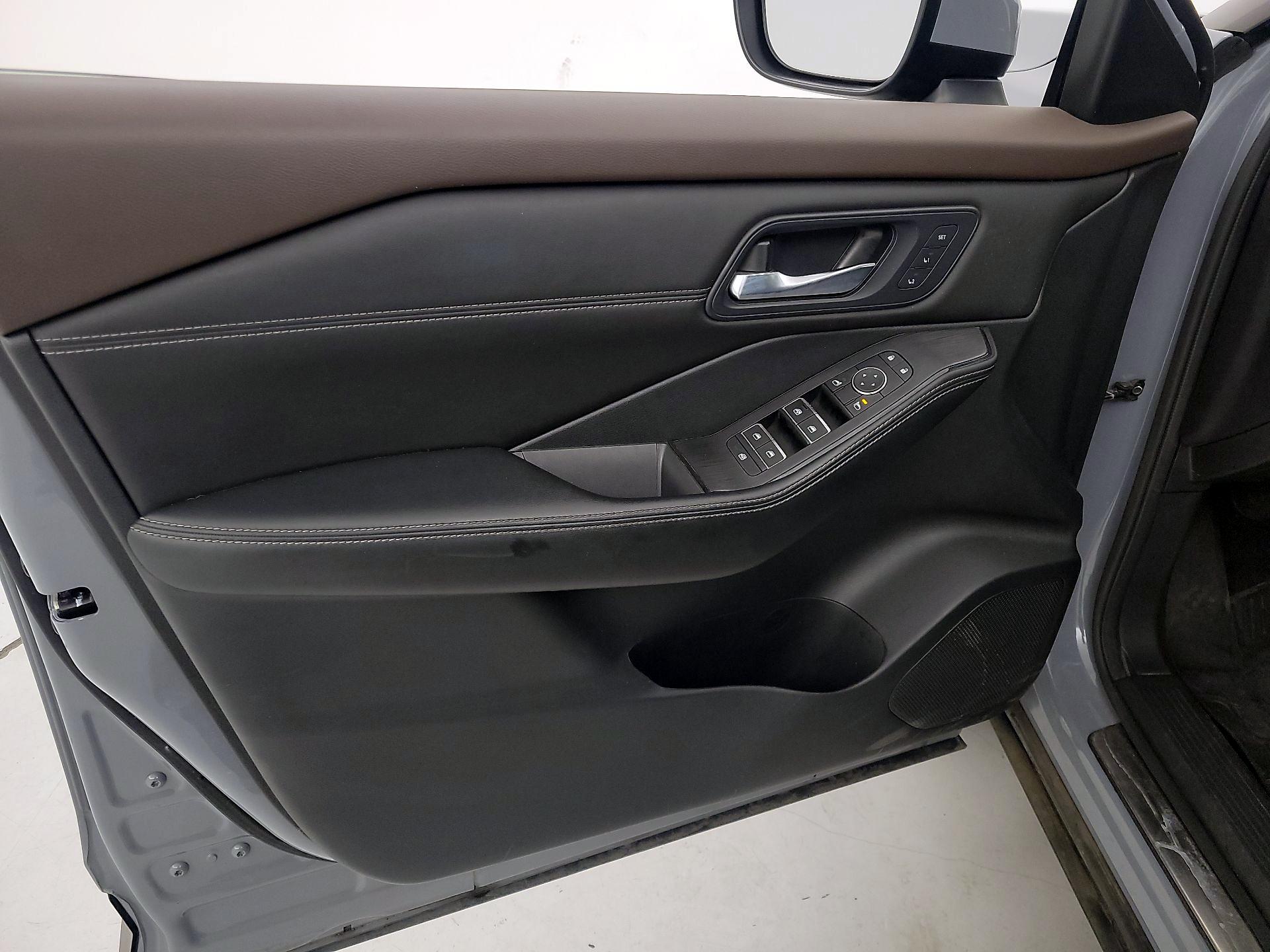 Thumbnail: 2023 Nissan Rogue - 12