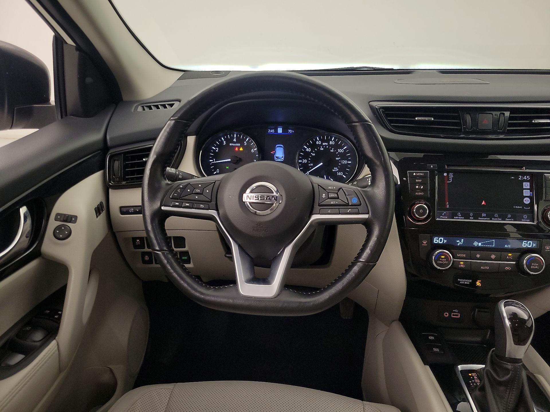 Thumbnail: 2022 Nissan Rogue Sport - 10