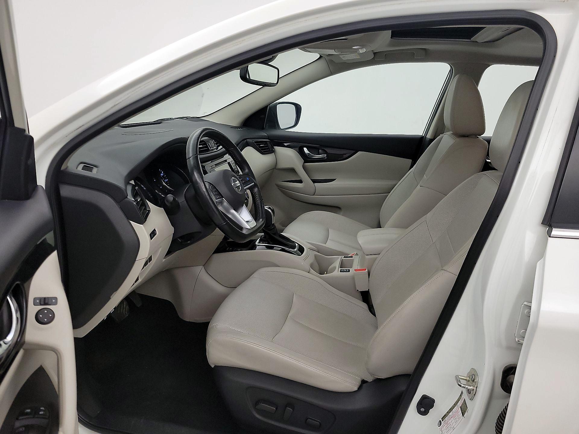 Thumbnail: 2022 Nissan Rogue Sport - 11