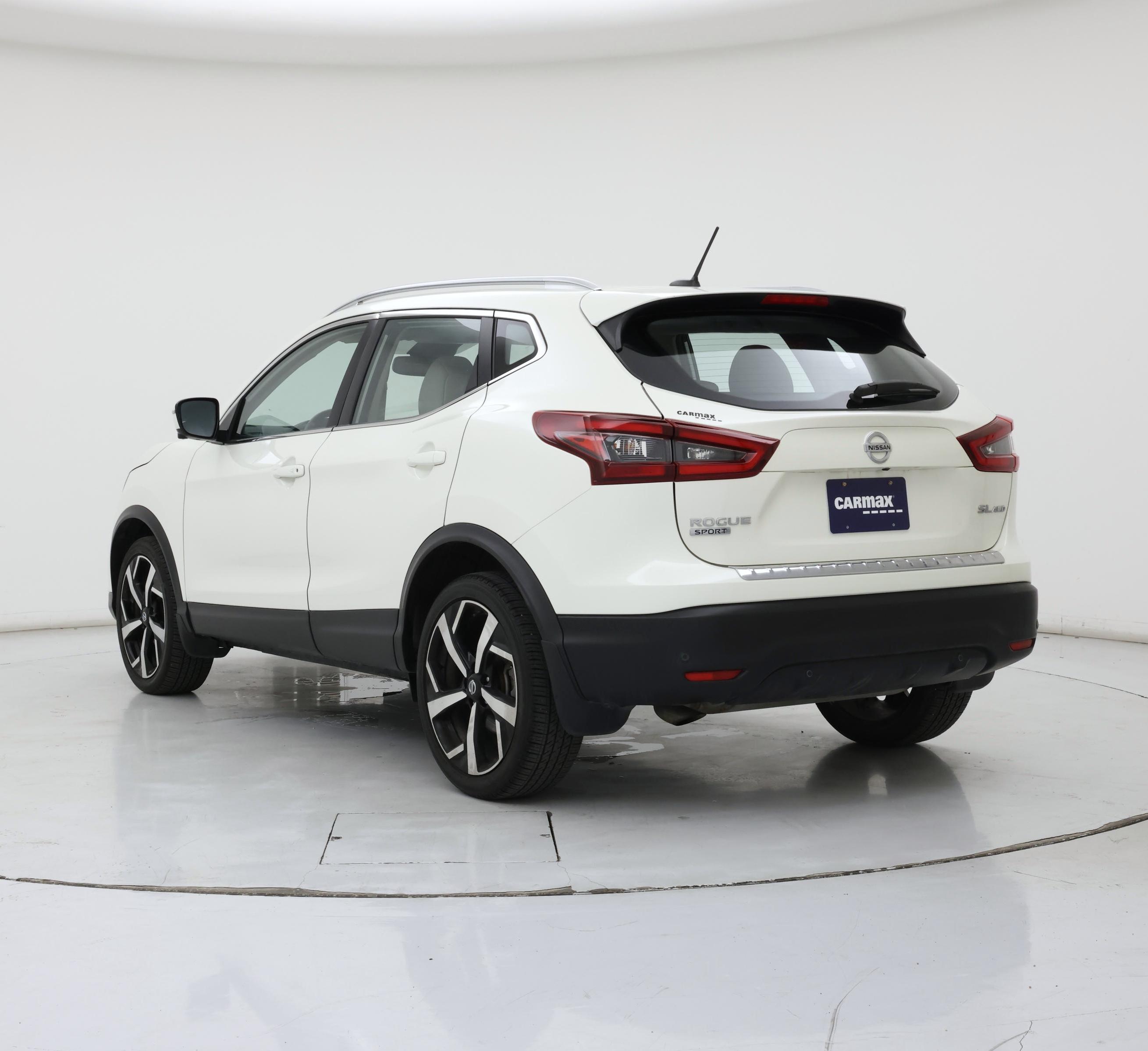 Thumbnail: 2022 Nissan Rogue Sport - 2
