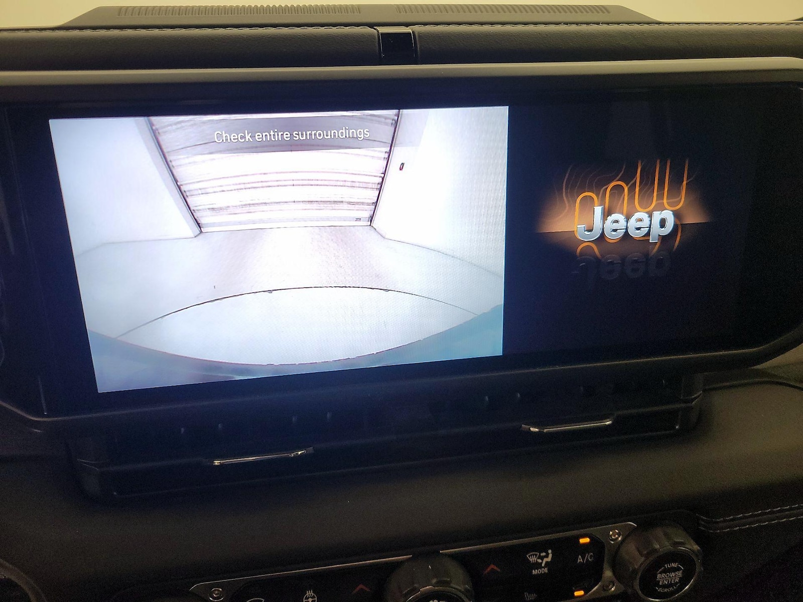 2025 Jeep Wrangler 4xe Sahara 4XE - Photo 15