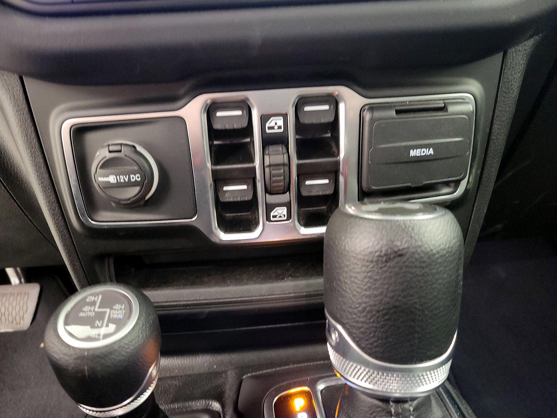 Thumbnail: 2025 Jeep Wrangler - 18