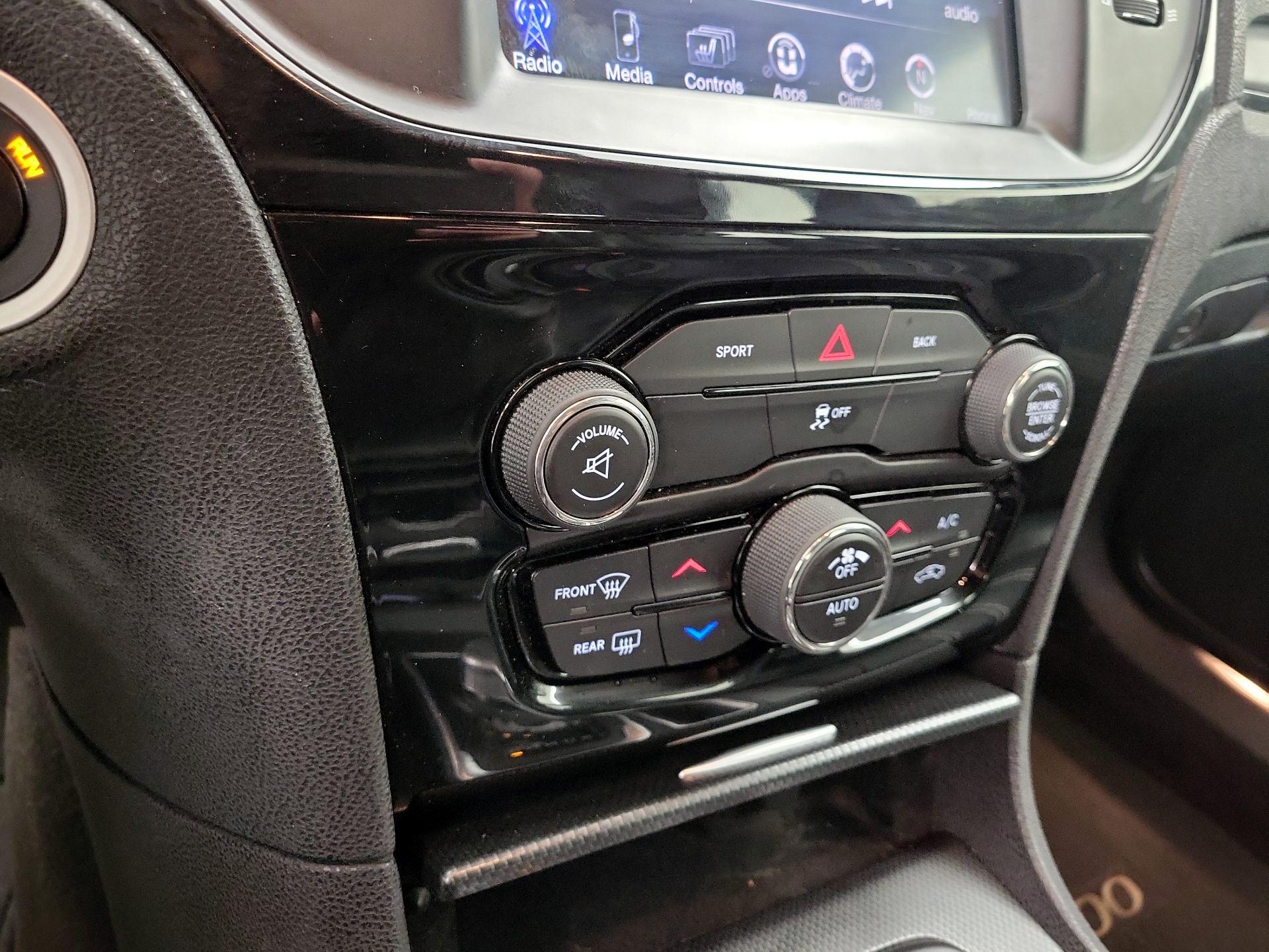 Thumbnail: 2016 Chrysler 300 - 16