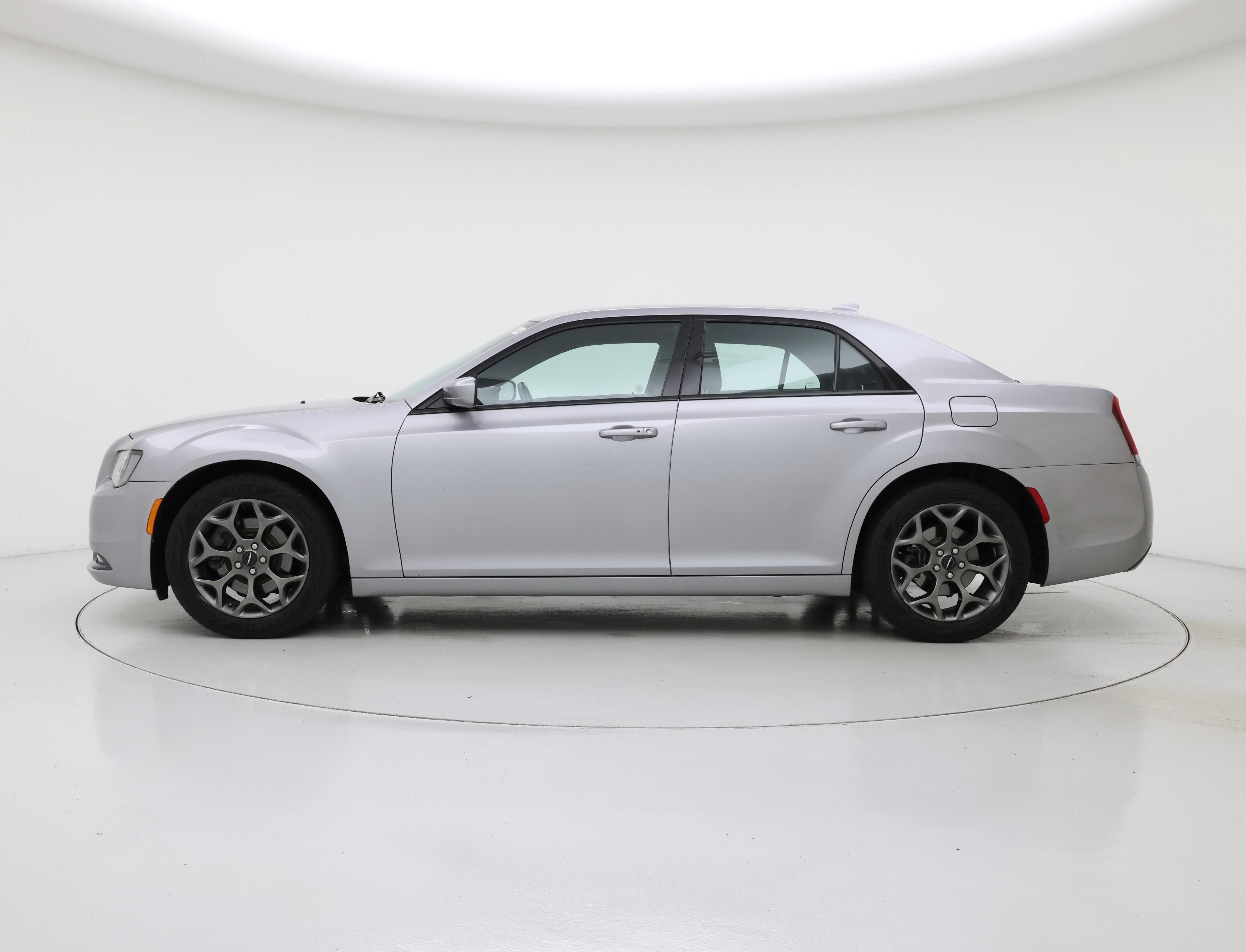 Thumbnail: 2016 Chrysler 300 - 3