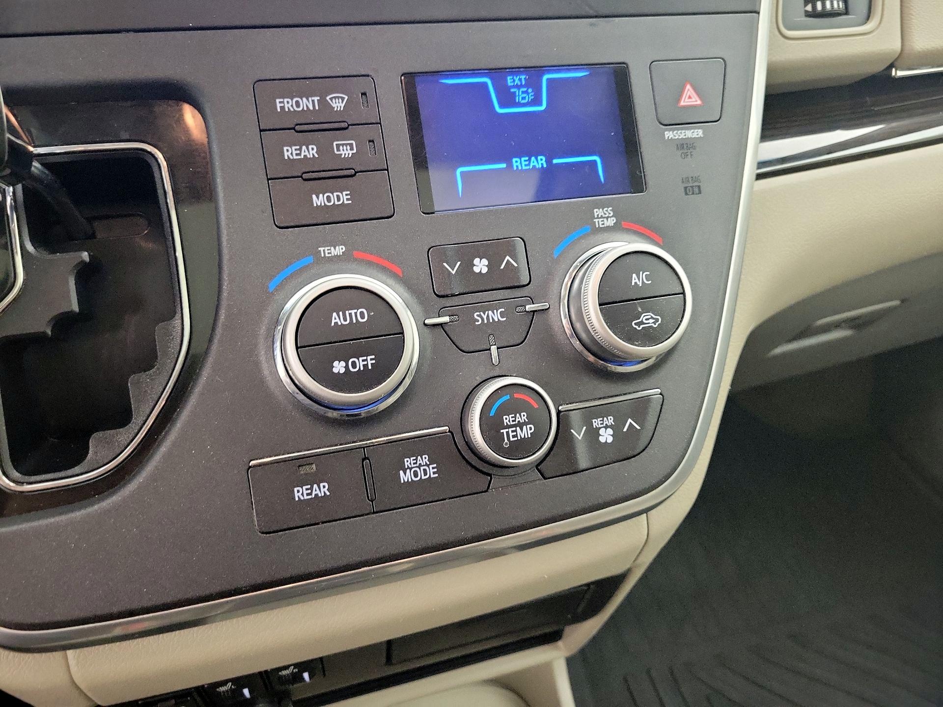 Thumbnail: 2017 Toyota Sienna - 16
