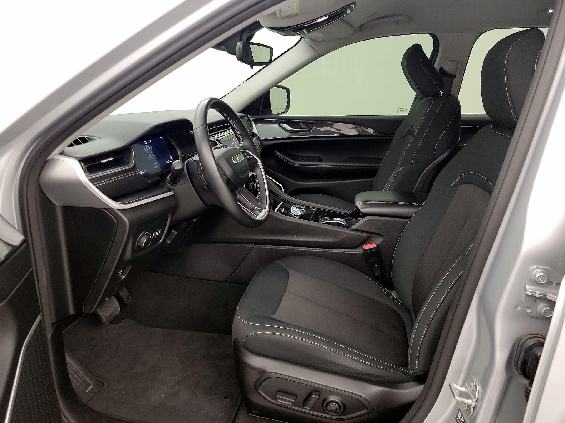Thumbnail: 2022 Jeep Grand Cherokee - 11
