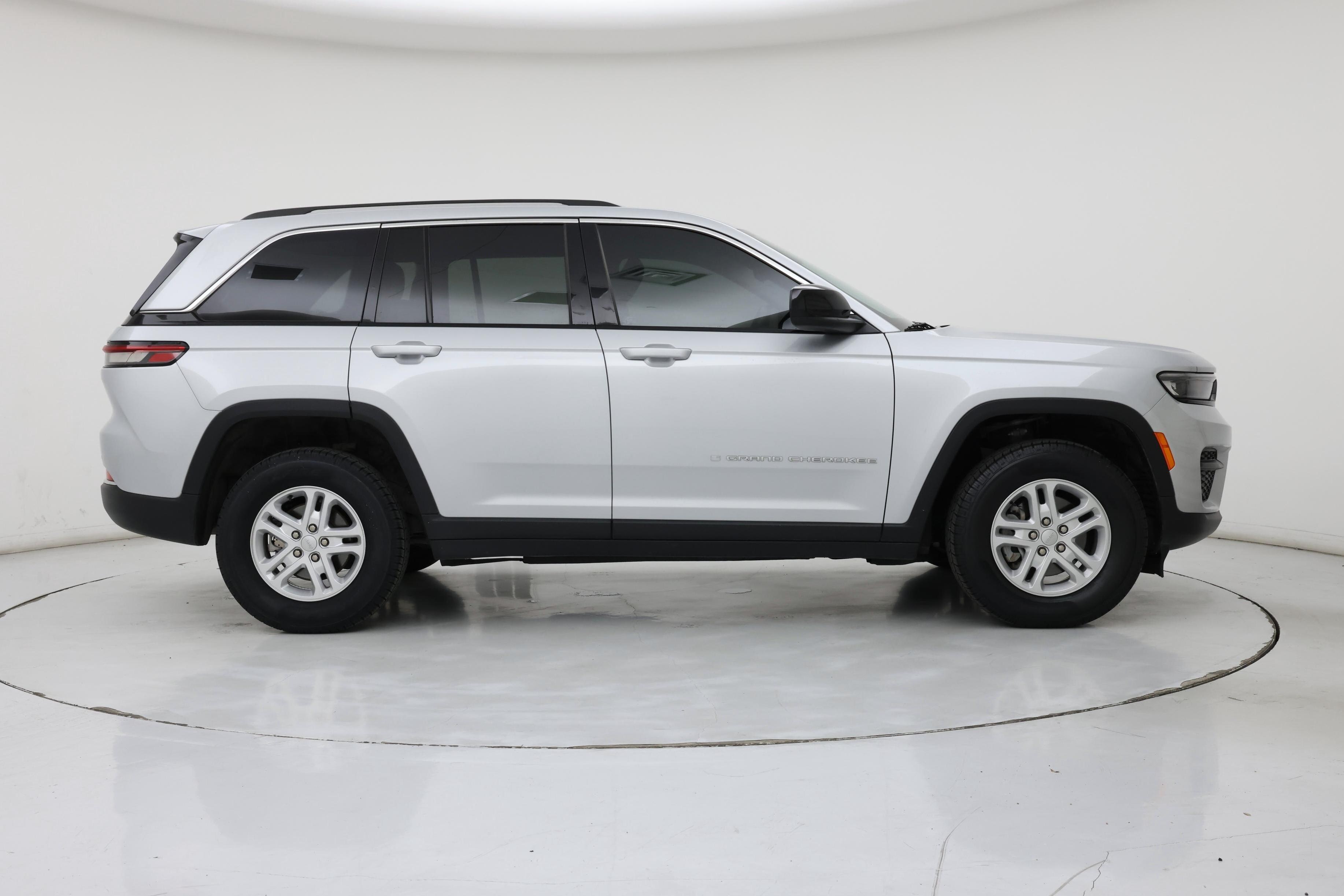 Thumbnail: 2022 Jeep Grand Cherokee - 7