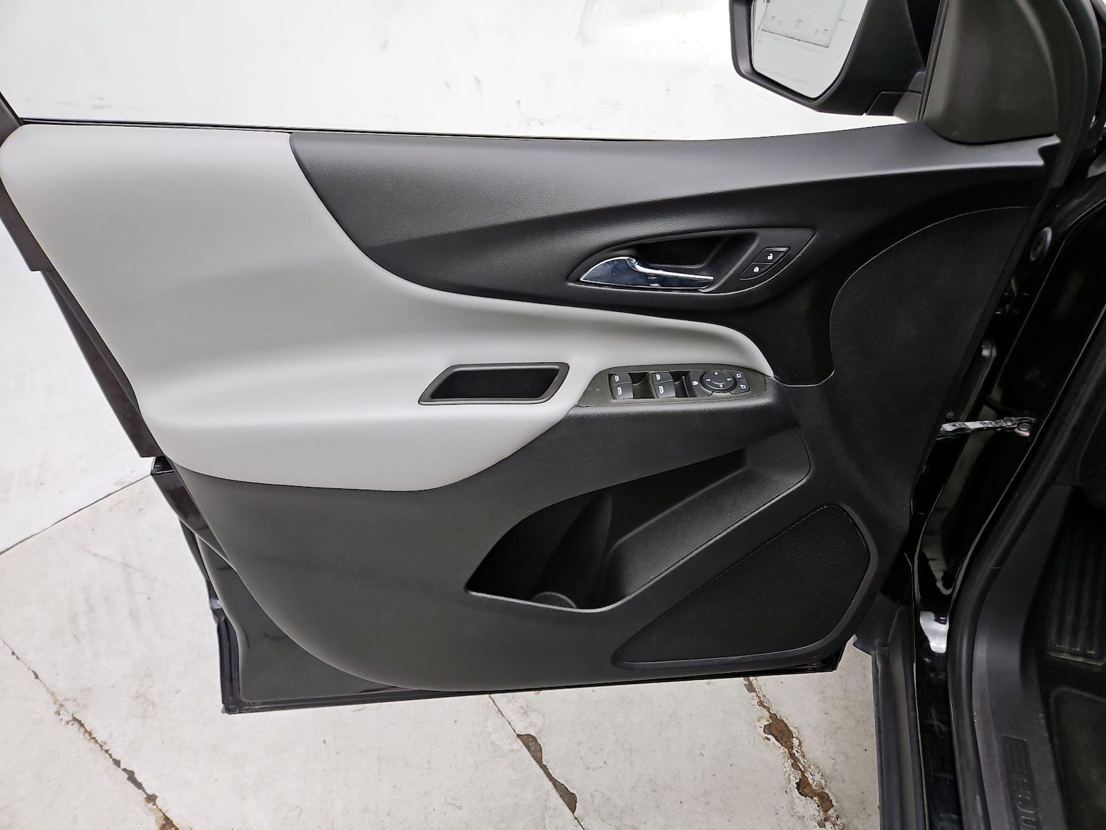 2023 Chevrolet Equinox LS - Photo 13