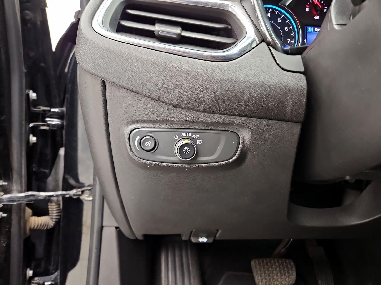2023 Chevrolet Equinox LS - Photo 14