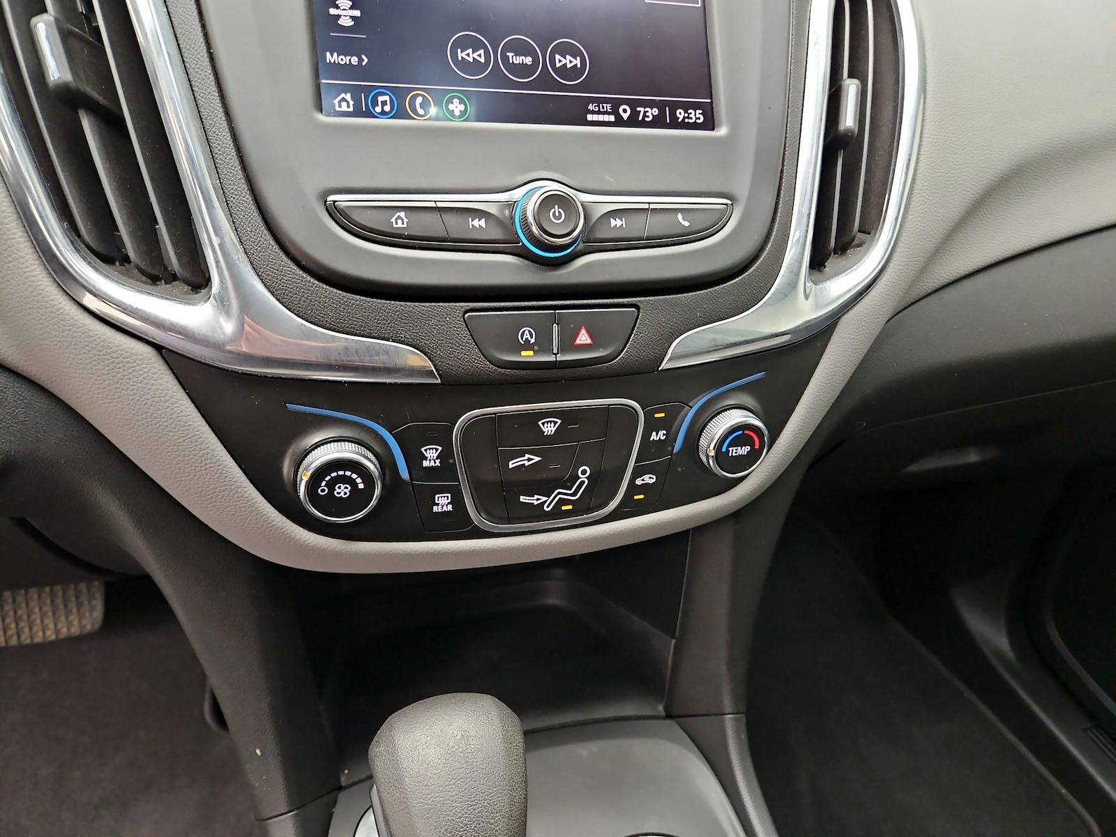 2023 Chevrolet Equinox LS - Photo 17