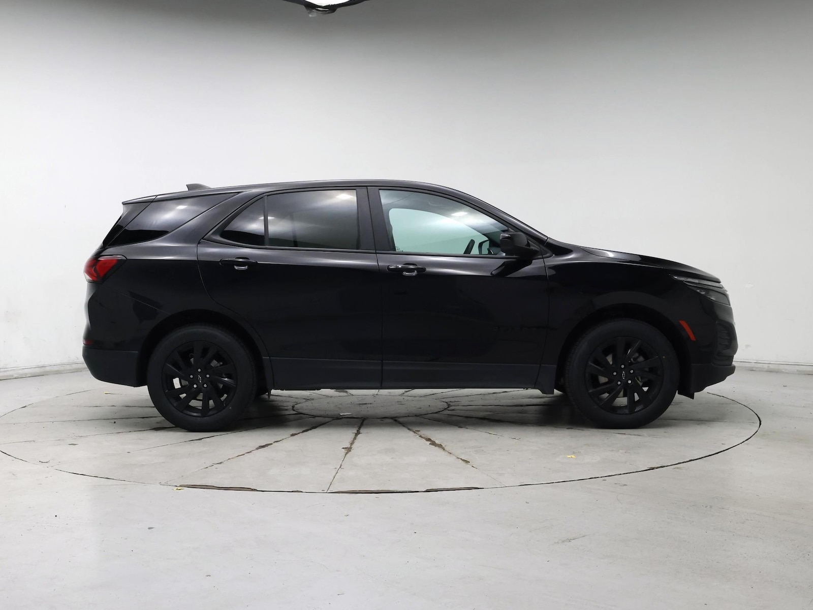 2023 Chevrolet Equinox LS - Photo 8
