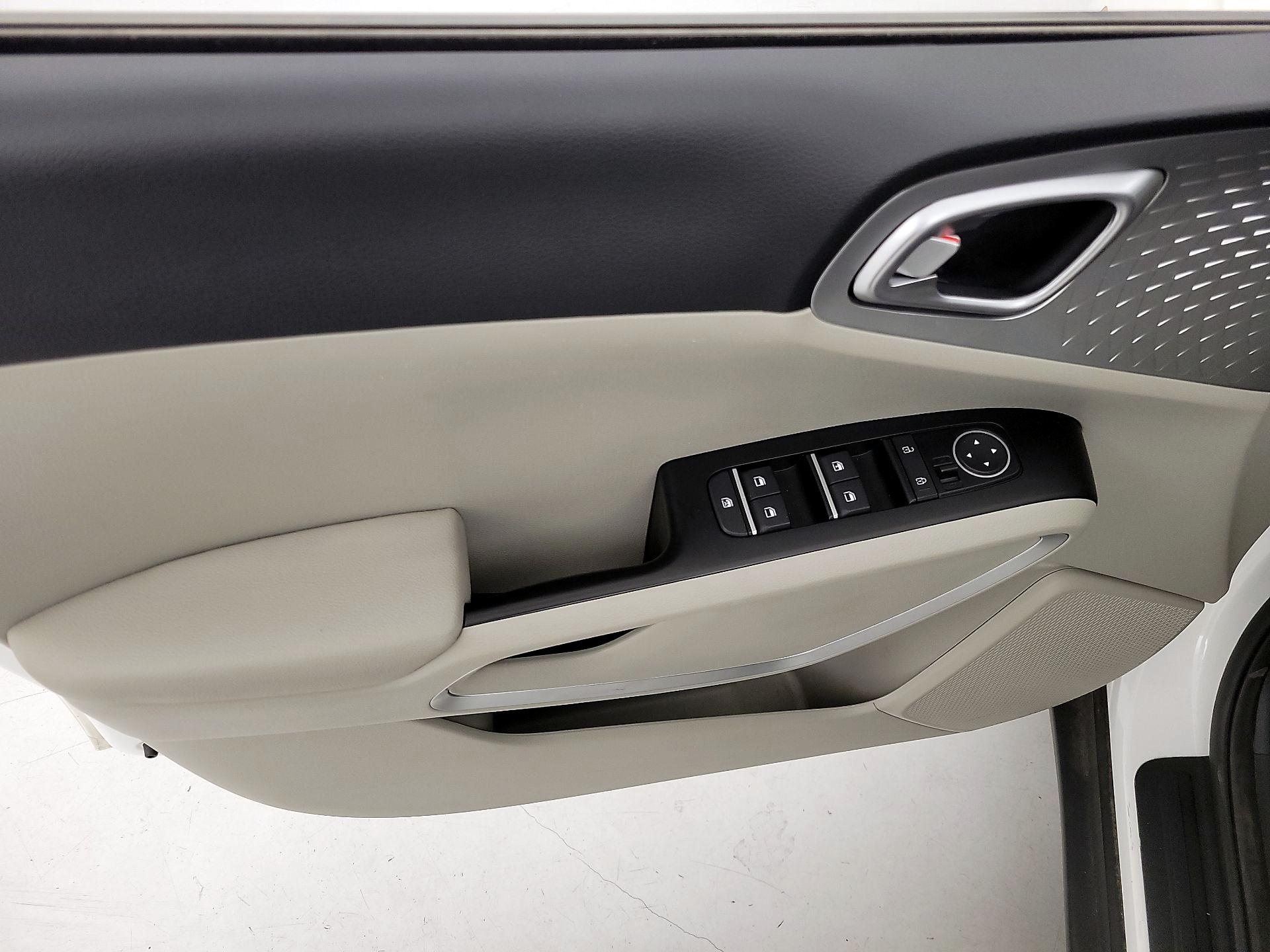 Thumbnail: 2023 Kia Soul - 12