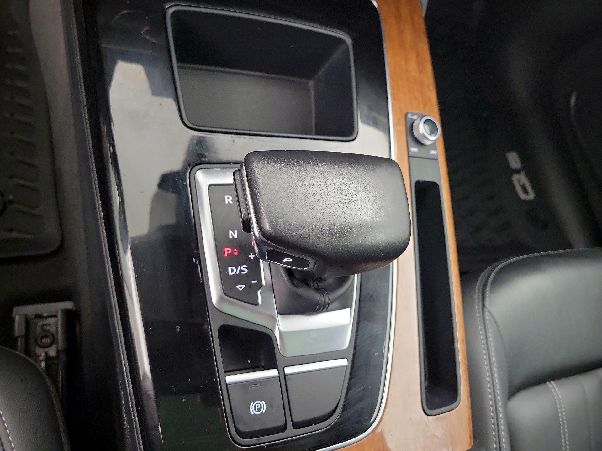 Thumbnail: 2023 Audi Q5 - 17