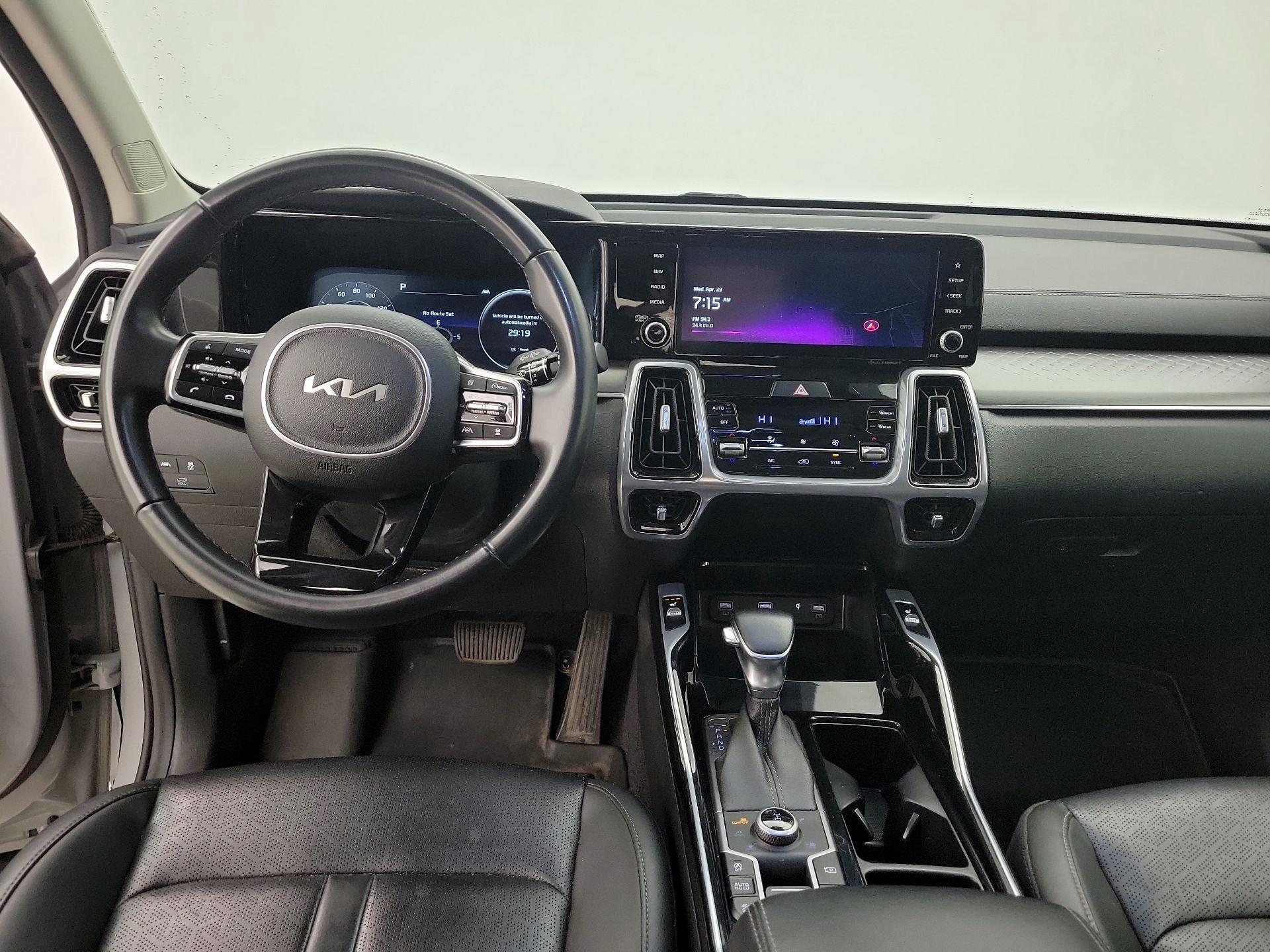 Thumbnail: 2023 Kia Sorento - 9