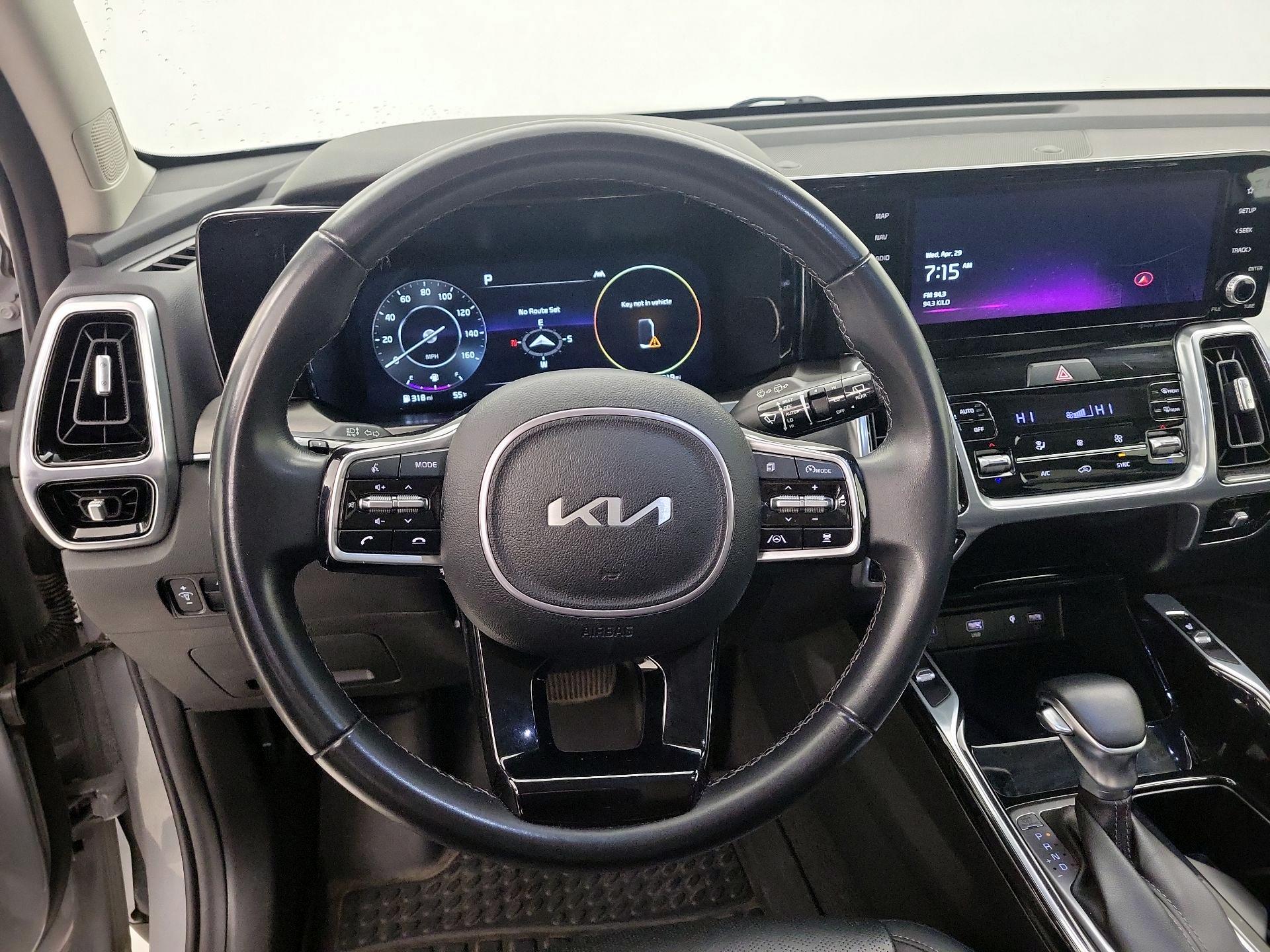 Thumbnail: 2023 Kia Sorento - 10