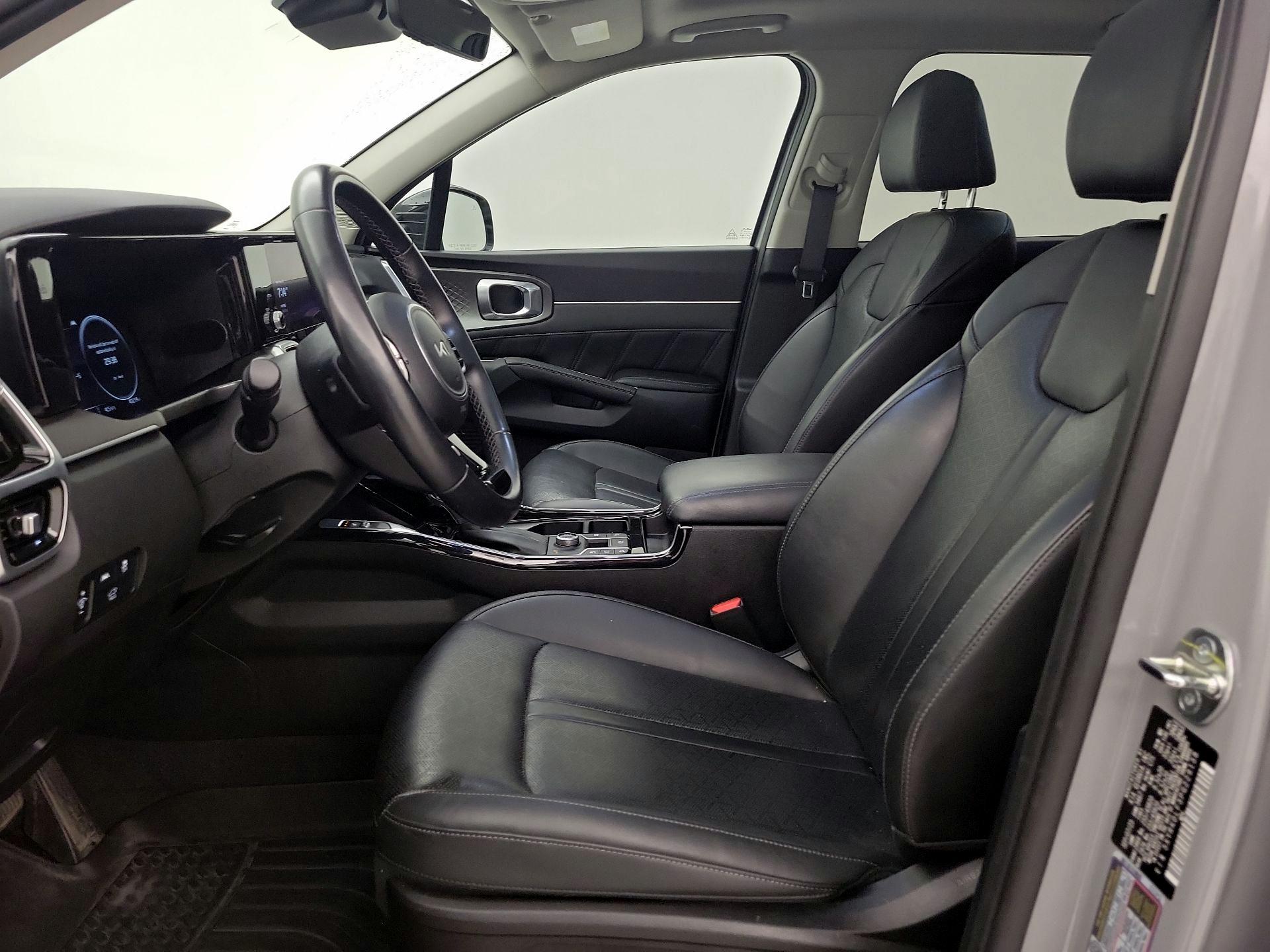 Thumbnail: 2023 Kia Sorento - 11