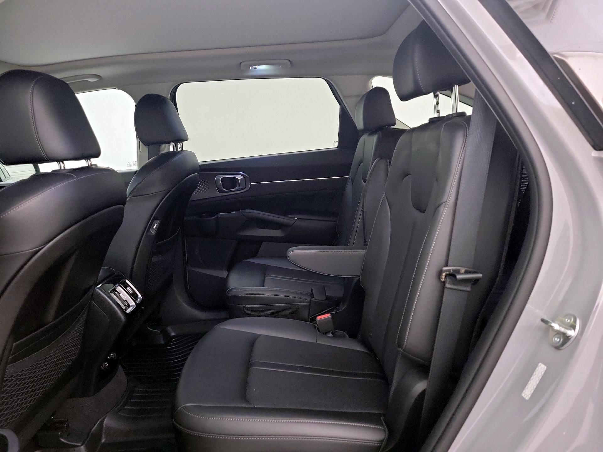 Thumbnail: 2023 Kia Sorento - 20