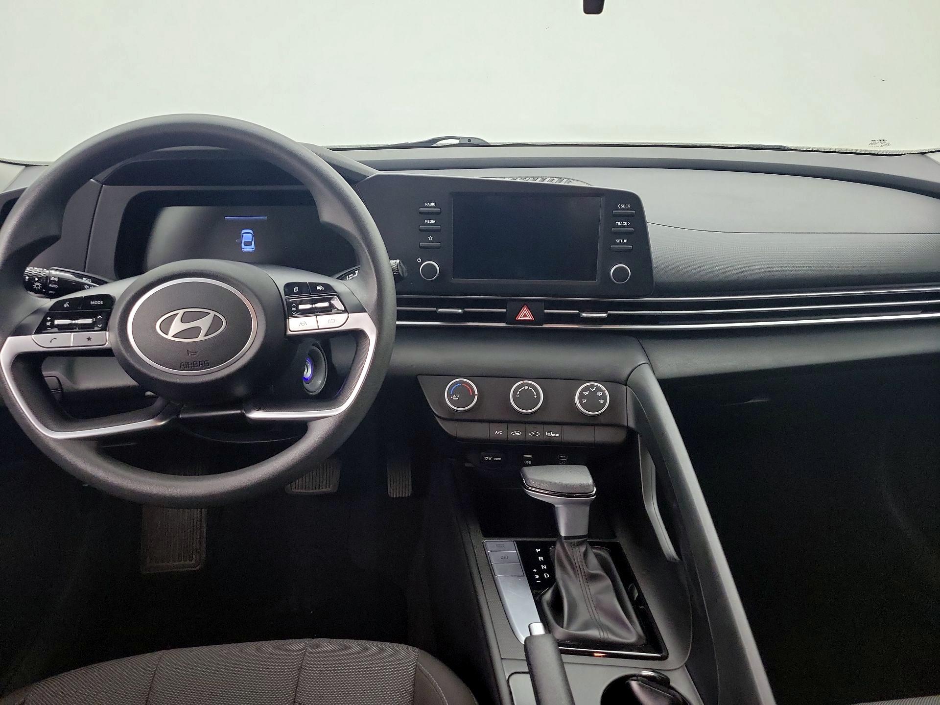 Thumbnail: 2024 Hyundai Elantra - 9
