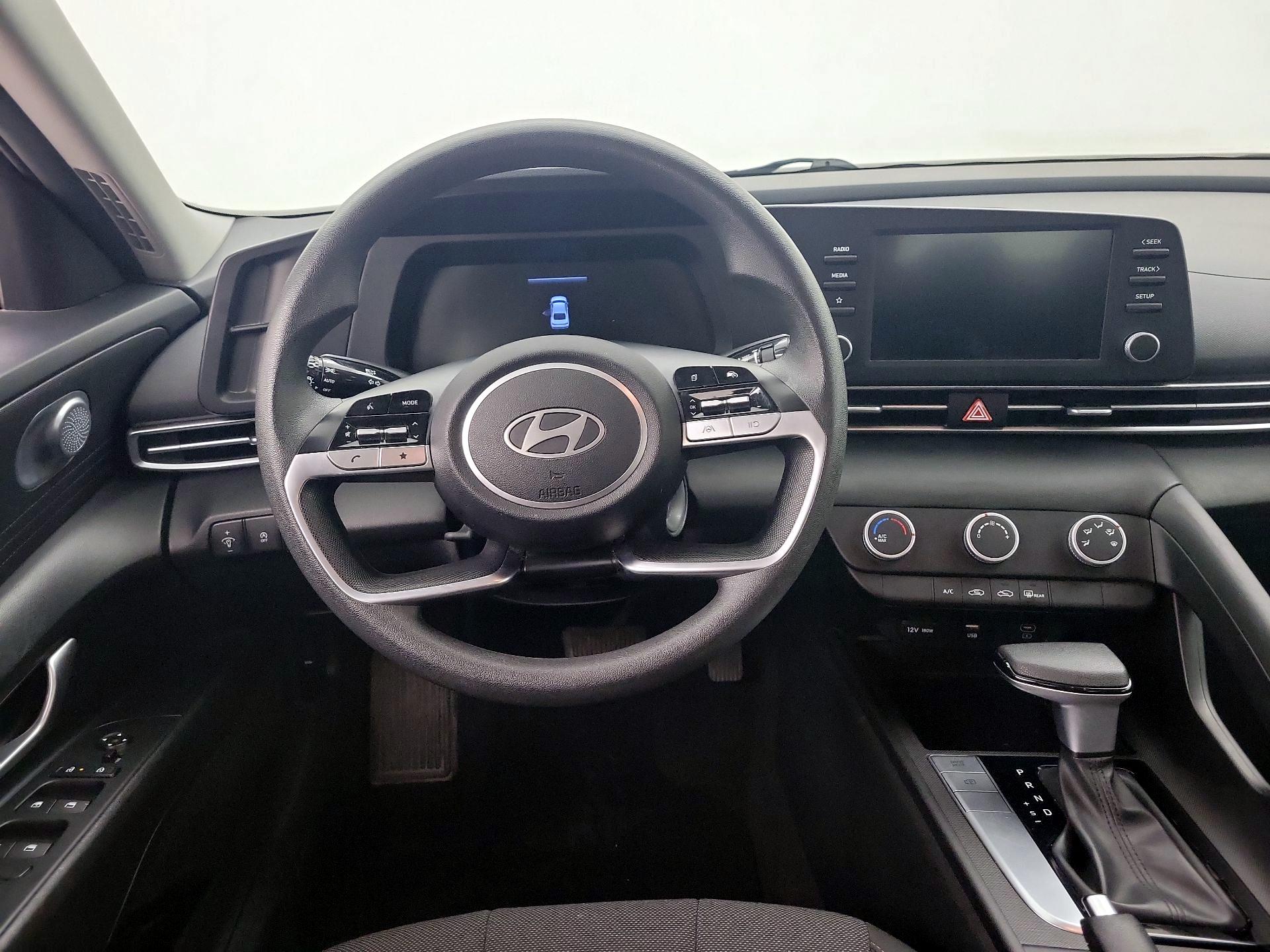 Thumbnail: 2024 Hyundai Elantra - 10